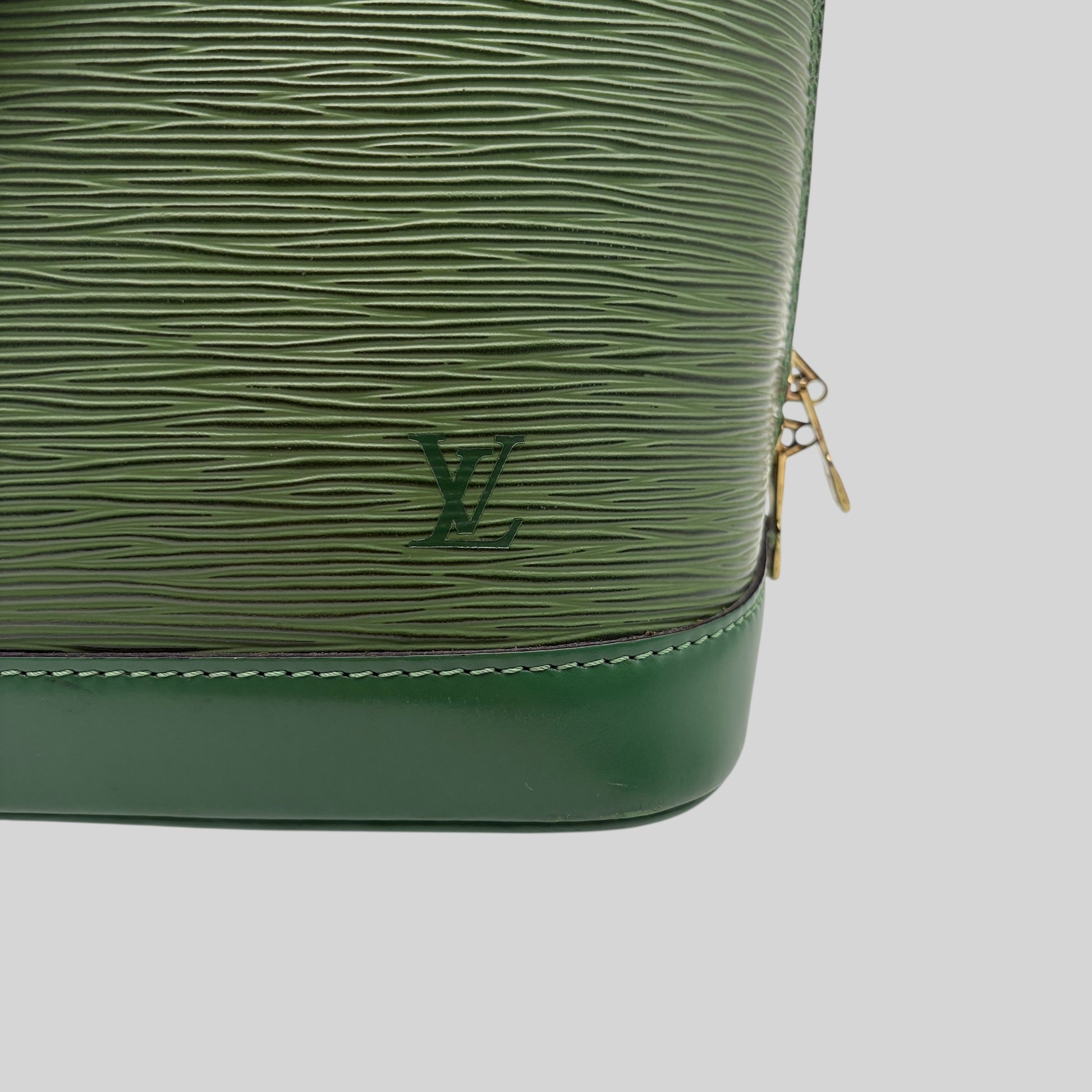 Louis Vuitton Alma PM Epi