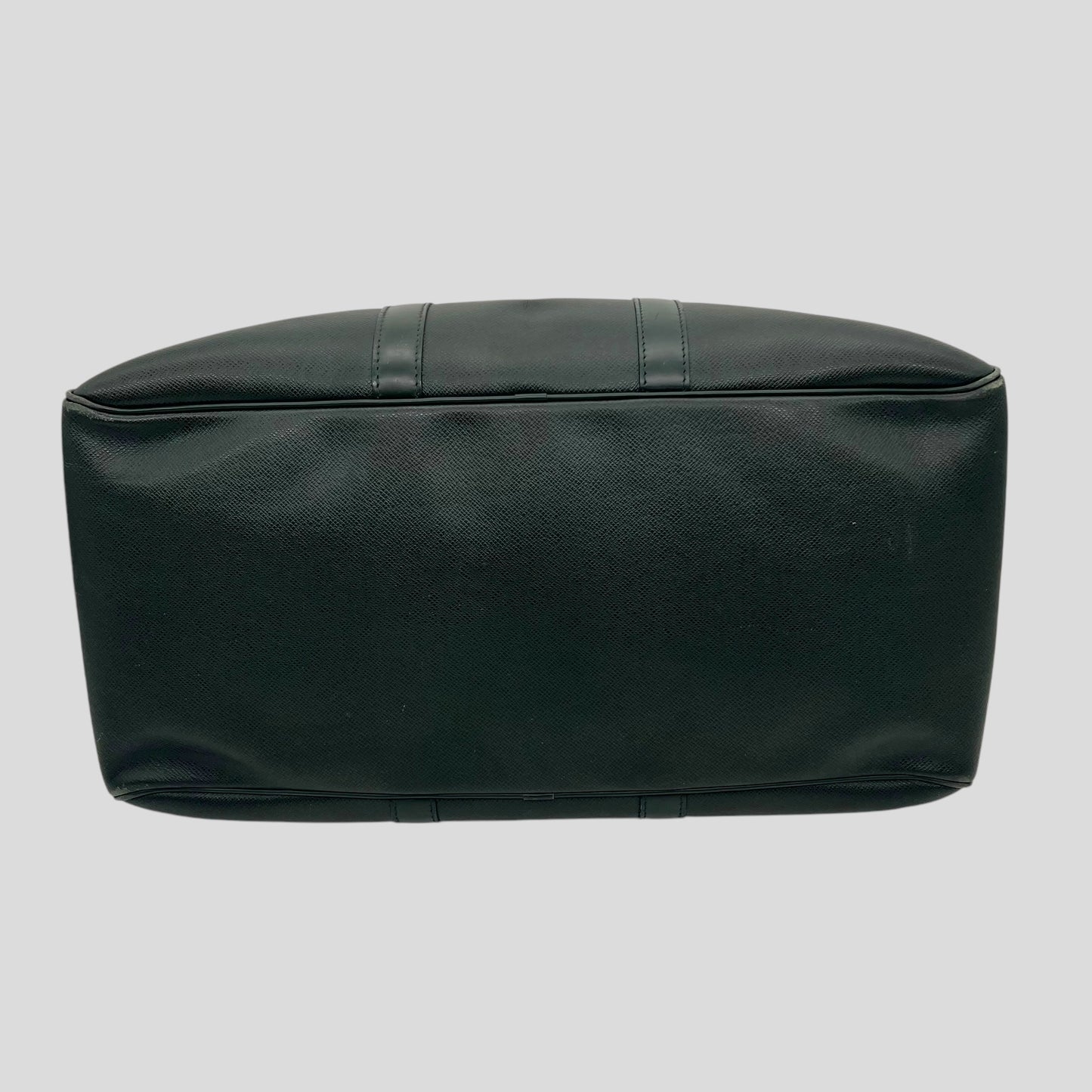 Louis Vuitton Kendall PM Taiga