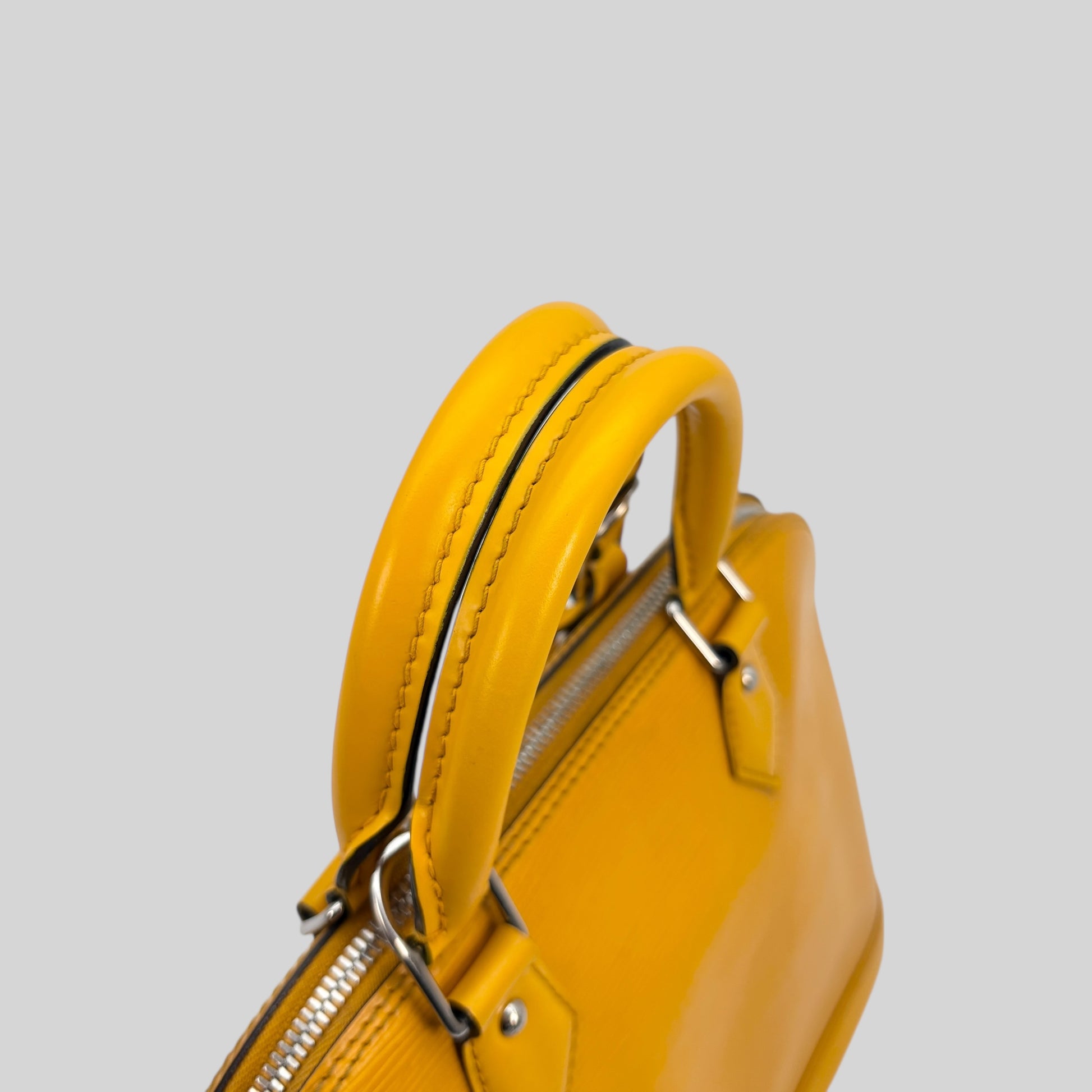 Louis Vuitton Alma PM