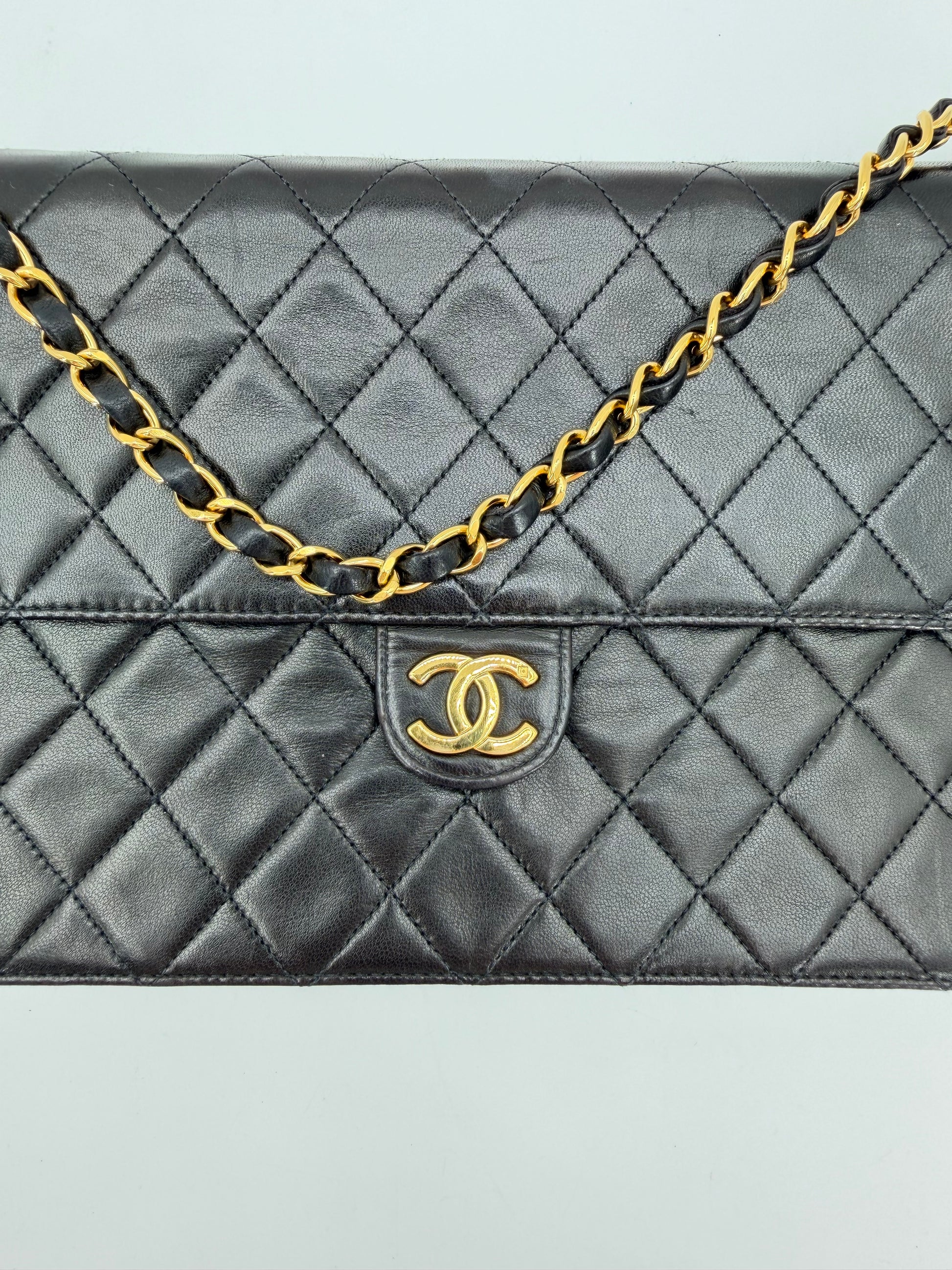 CHANEL CLASSIC FLAP