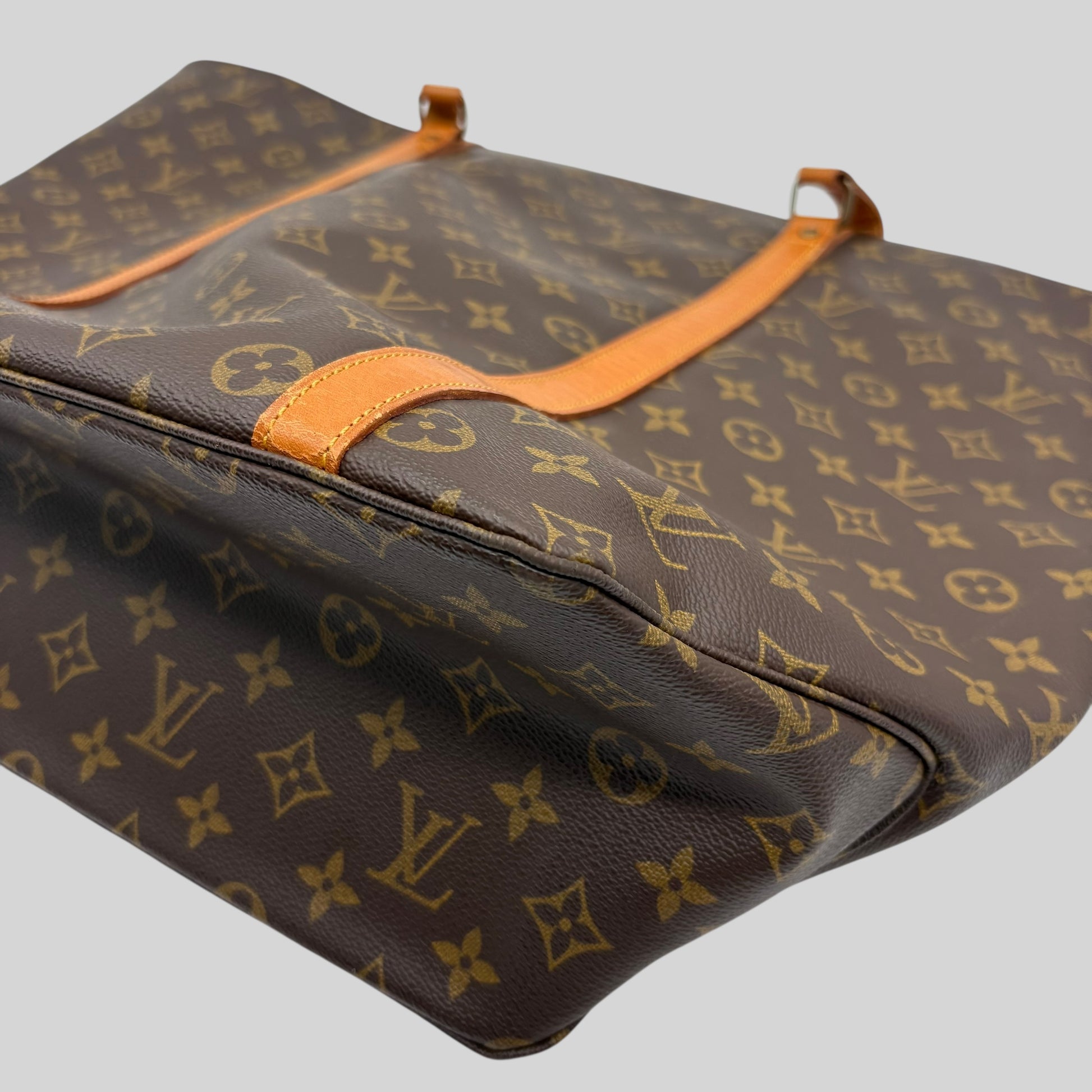 Louis Vuitton Shopping GM