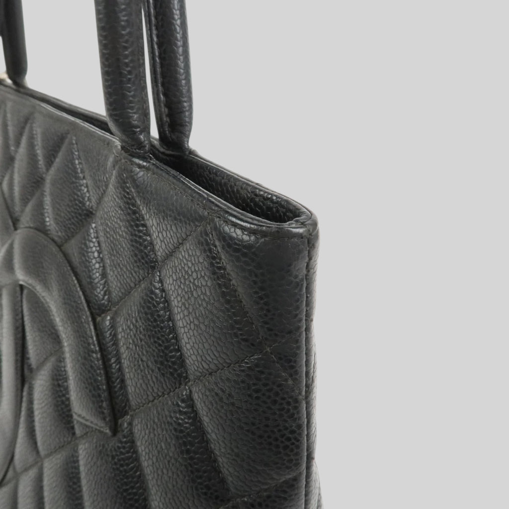 Chanel Coco Médaillon