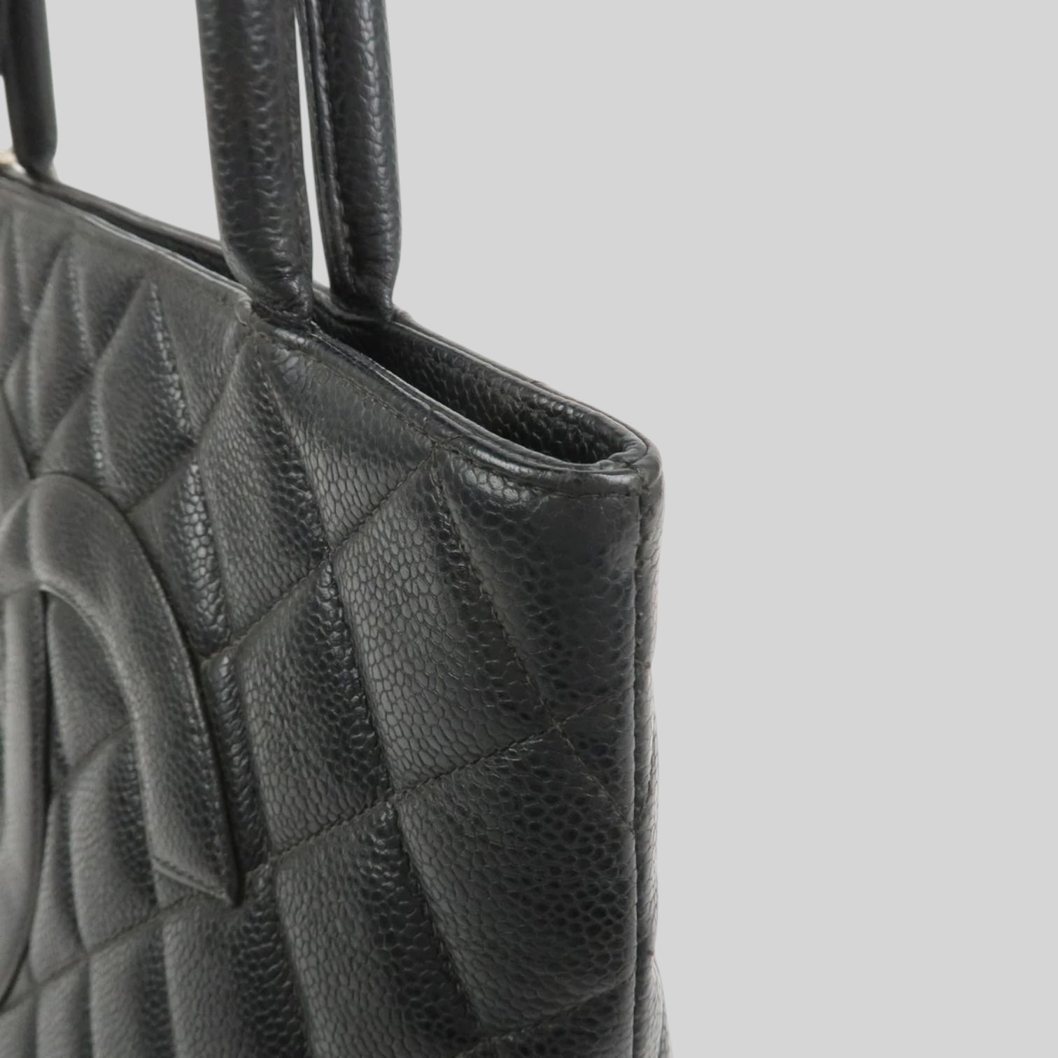 Chanel Coco Médaillon