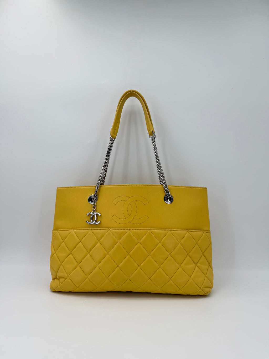 Sac a main Chanel Matelasse Tote jaune en cuir d'agneau