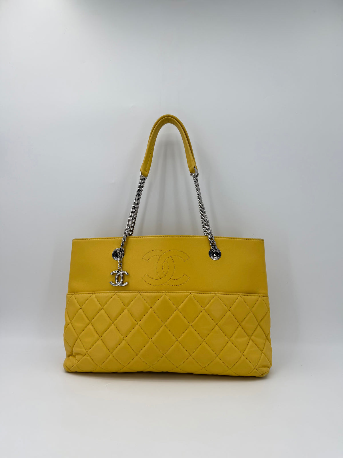 CHANEL MATELASSE TOTE