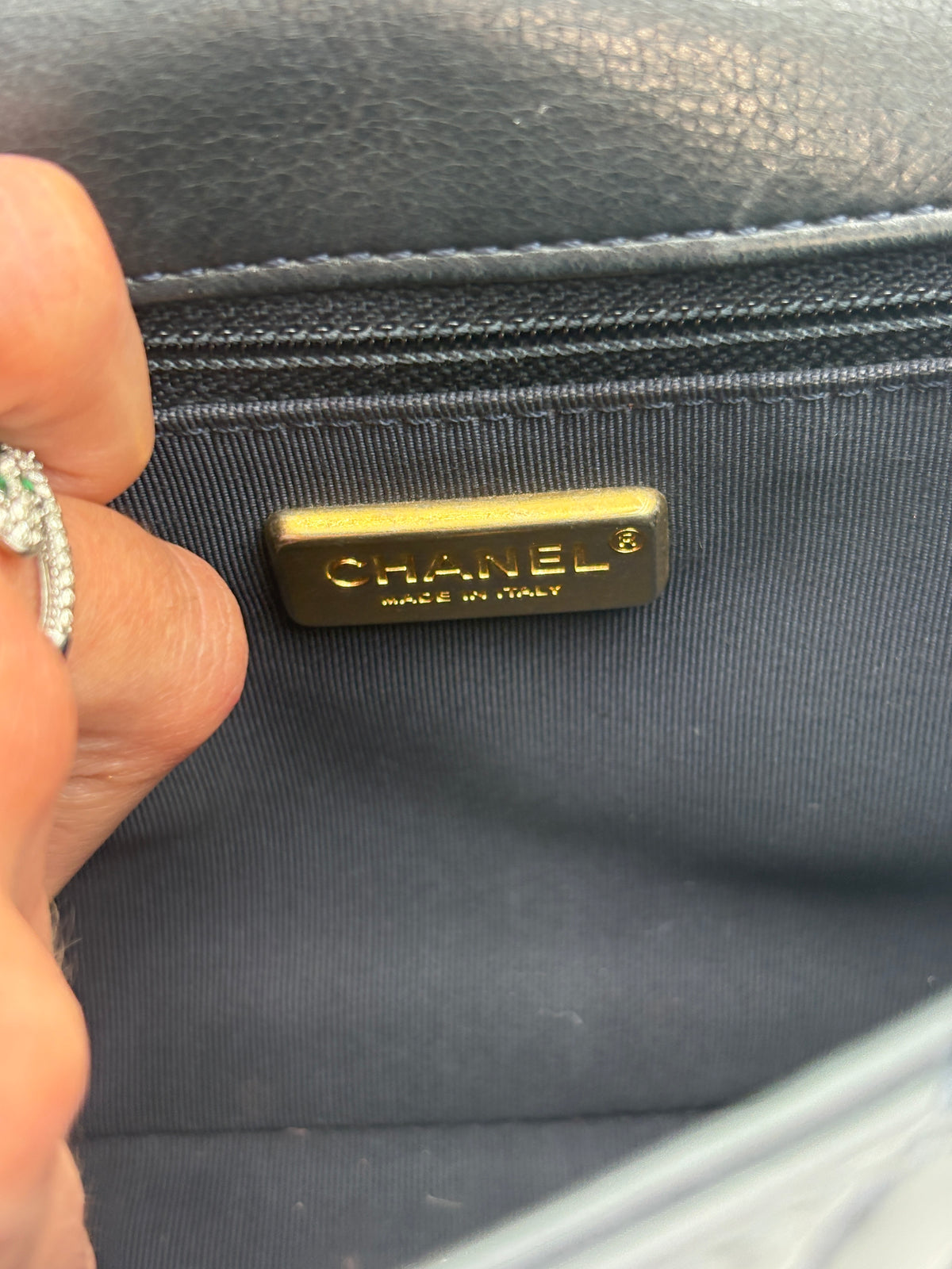 CHANEL ROCK THE CORNER FLAP