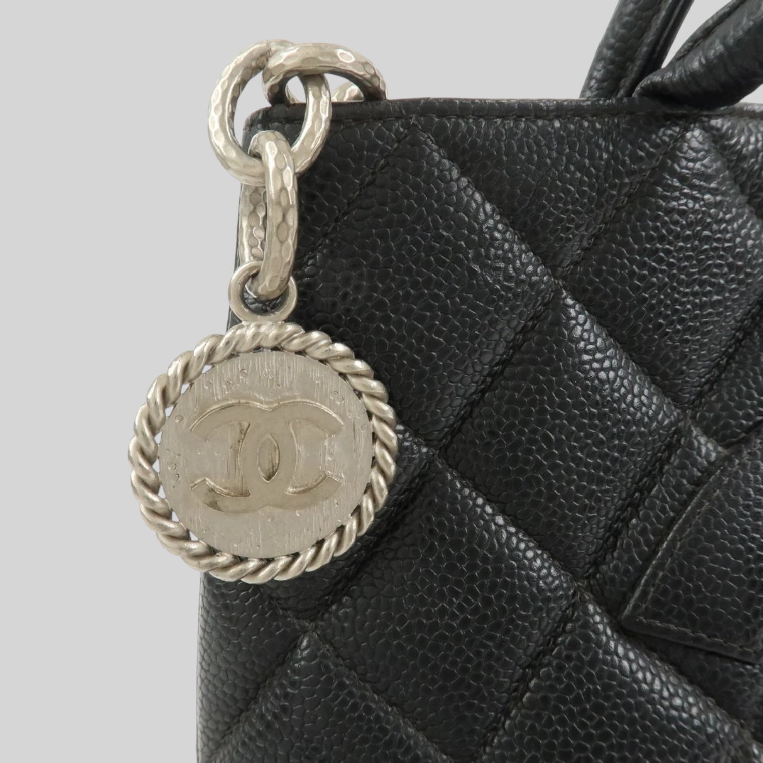 Chanel Coco Médaillon