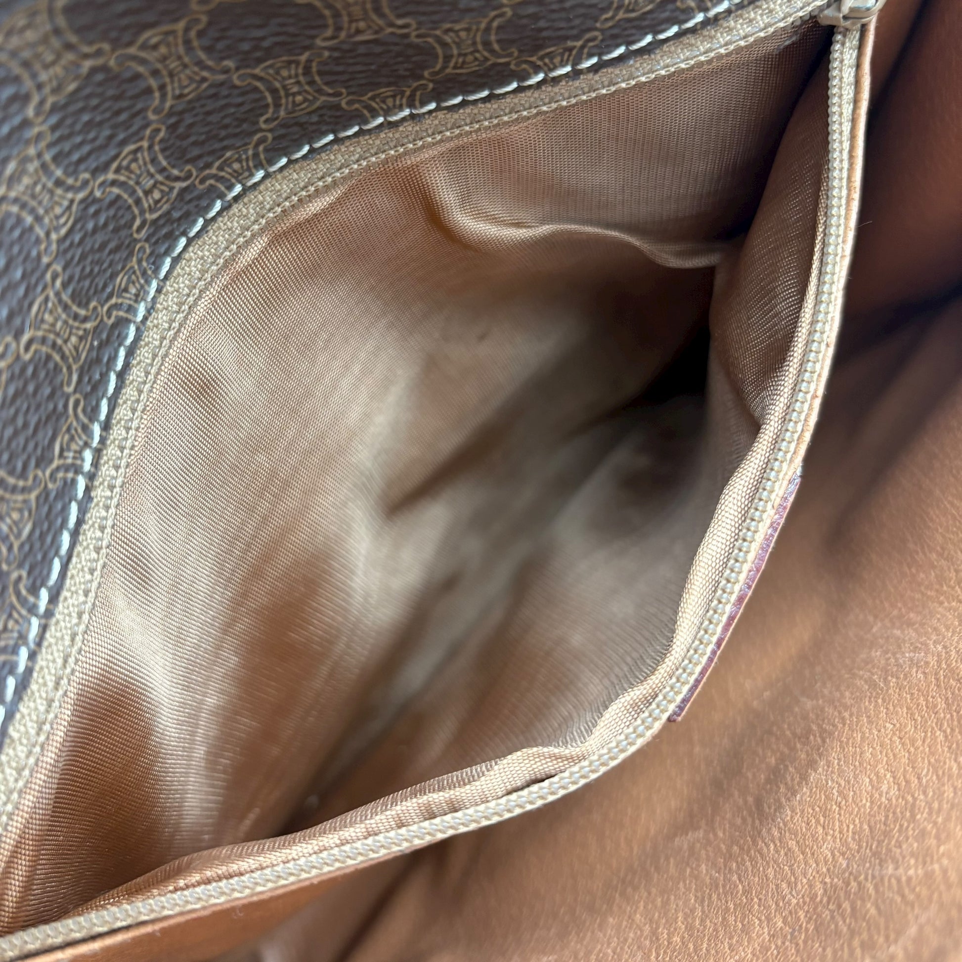 Céline Macadam Shoulder
