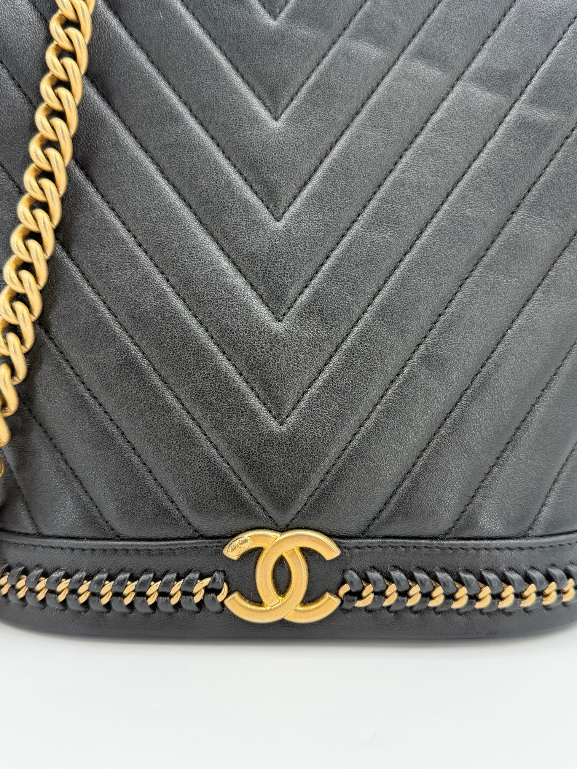 CHANEL SEAU PARIS COSMOPOLITE
