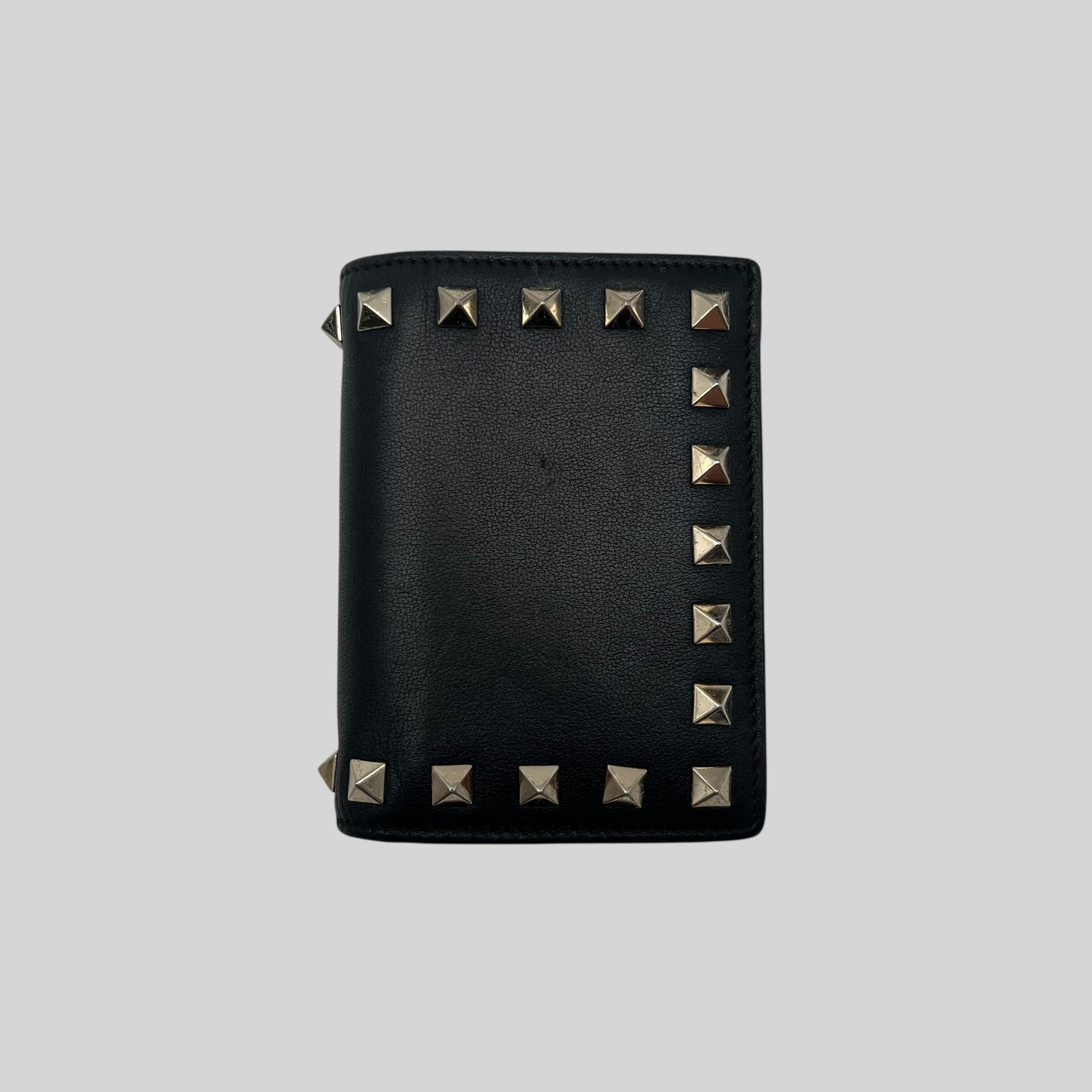 Valentino Compact