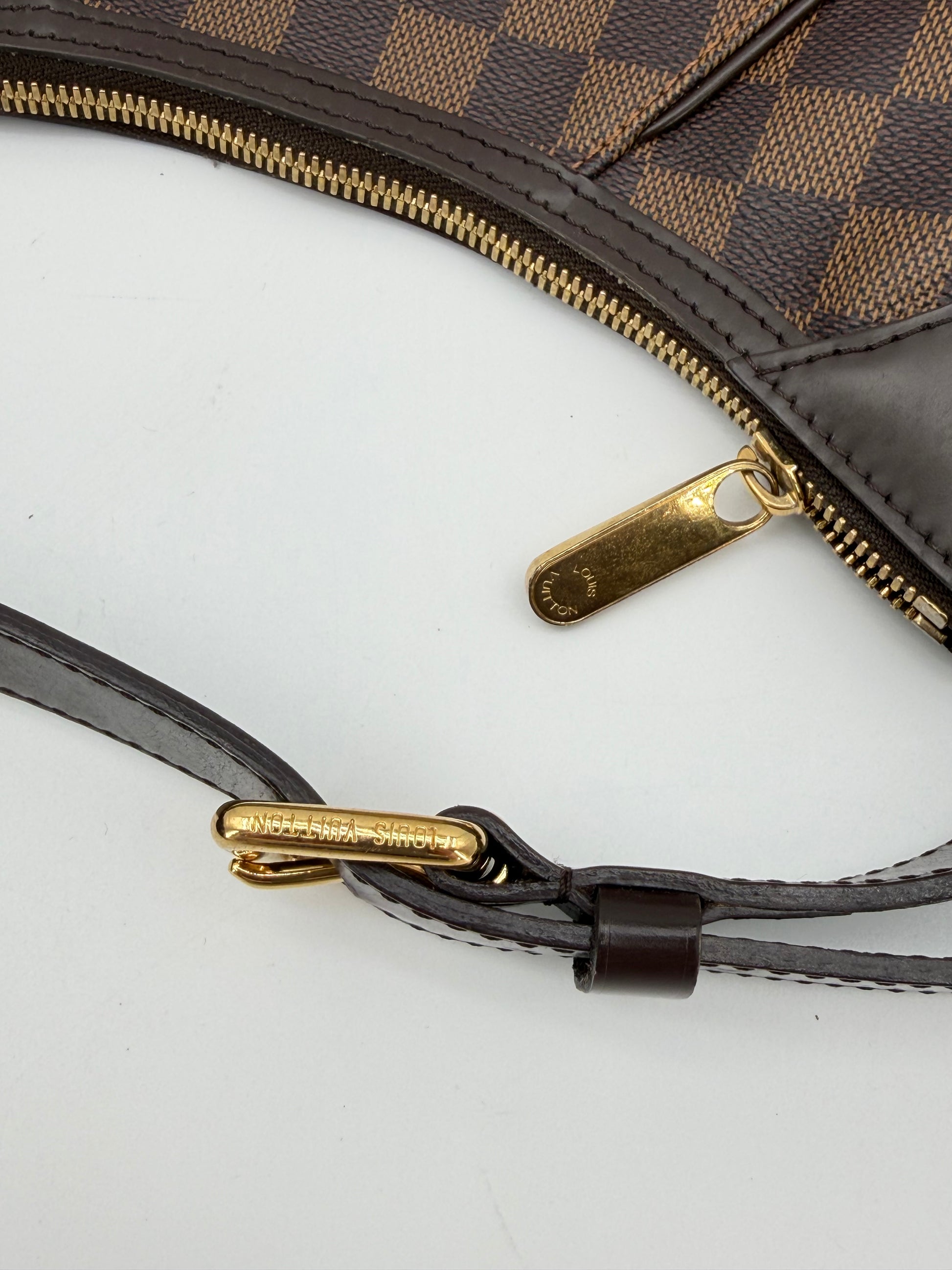 LOUIS VUITTON THAMES PM