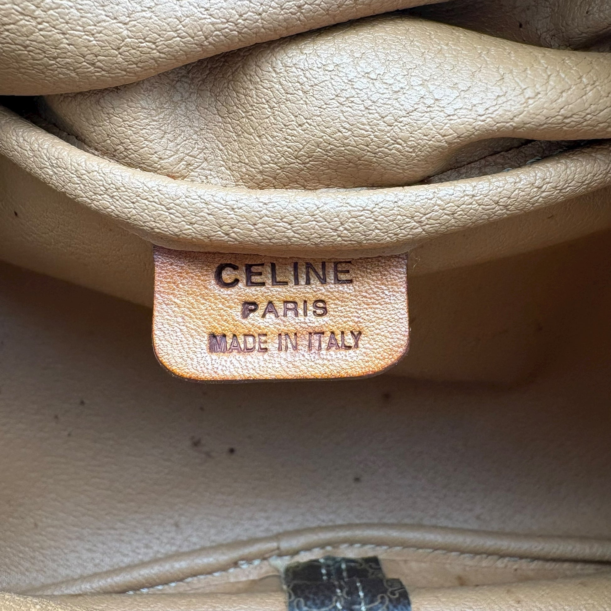 Céline Macadam Shoulder