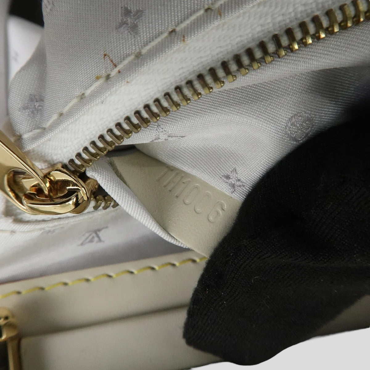 Louis Vuitton Suhari PM