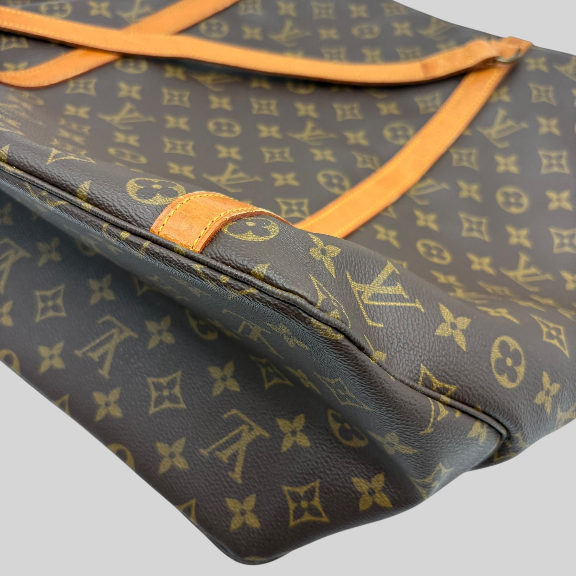 Louis Vuitton Shopping GM