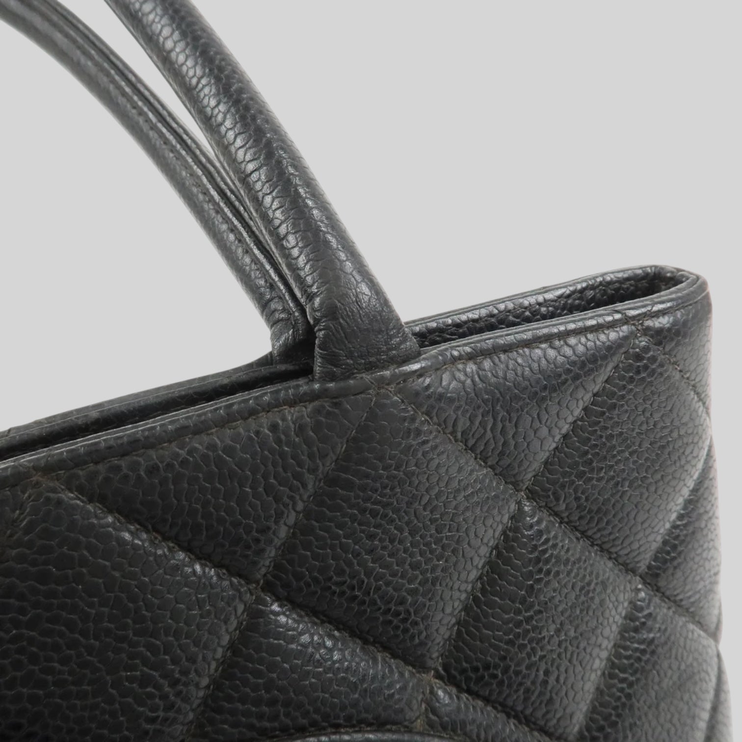 Chanel Coco Médaillon