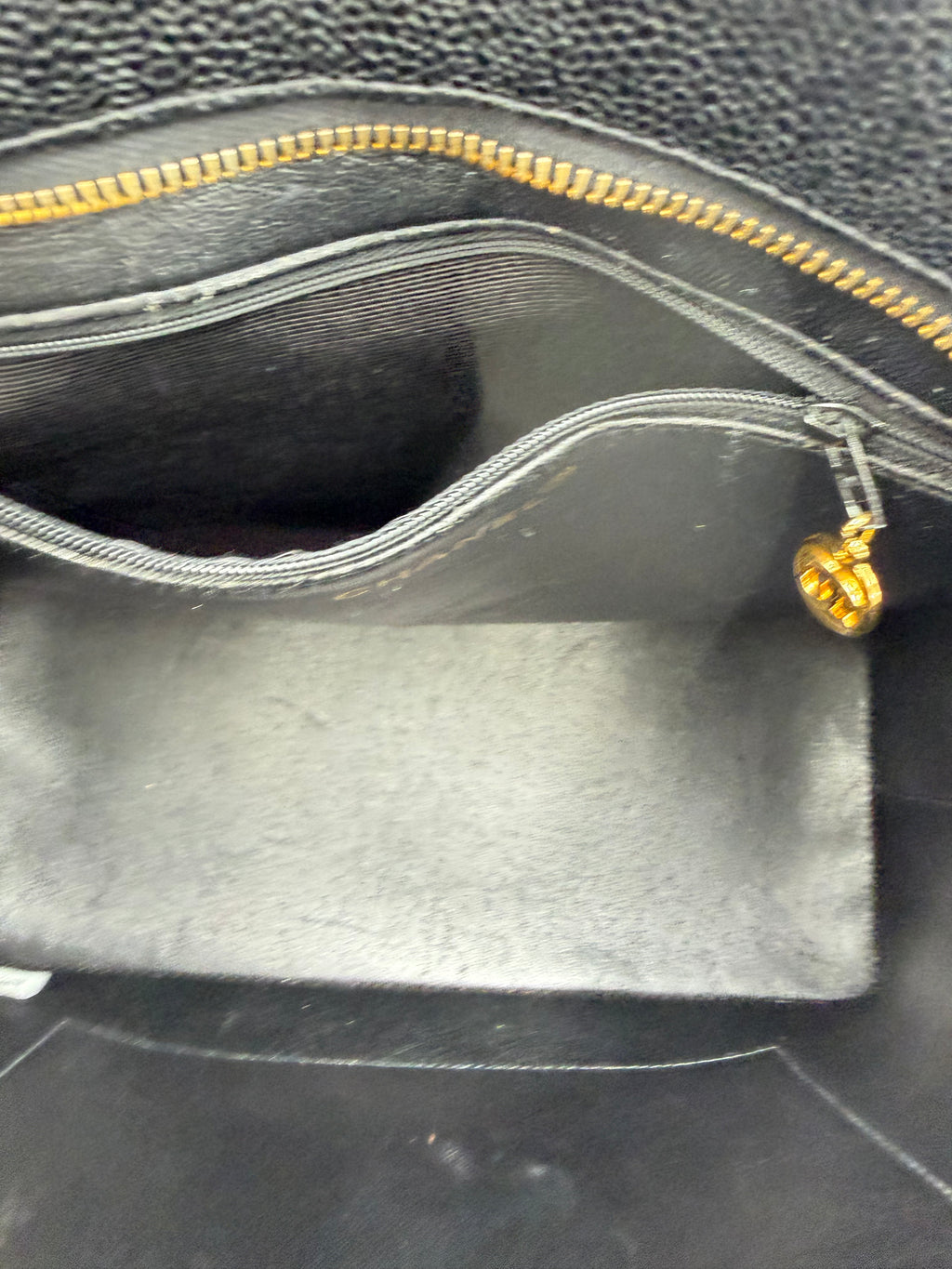CHANEL MEDAILLON
