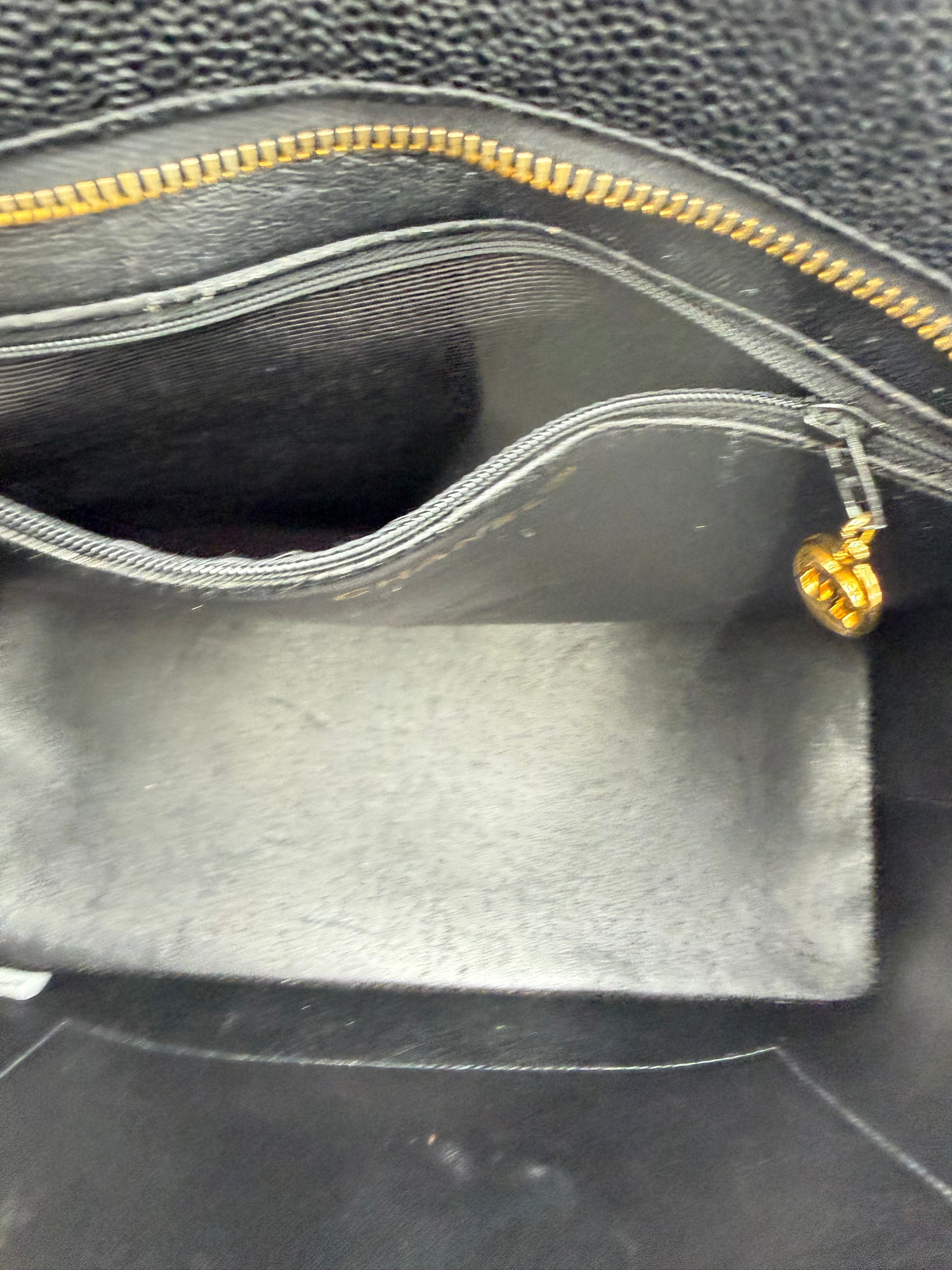 CHANEL MEDAILLON