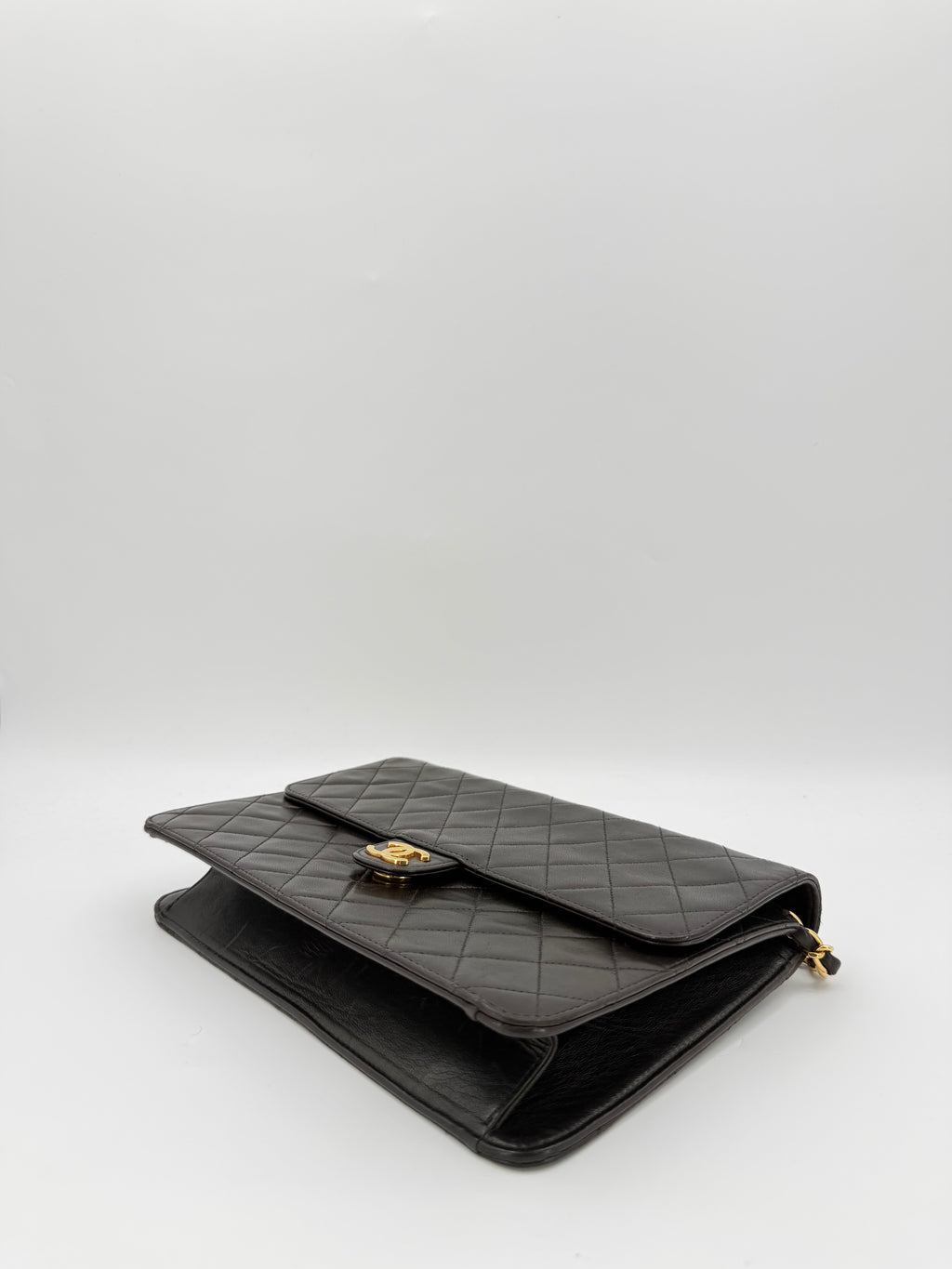 CHANEL CLASSIC FLAP