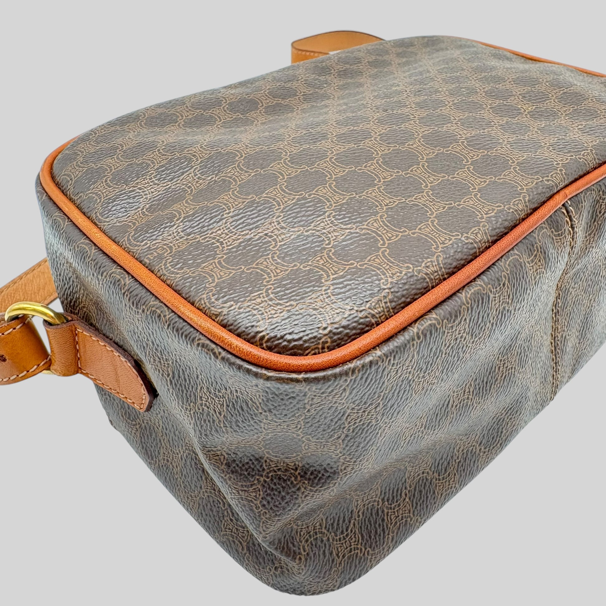 Céline Macadam Shoulder