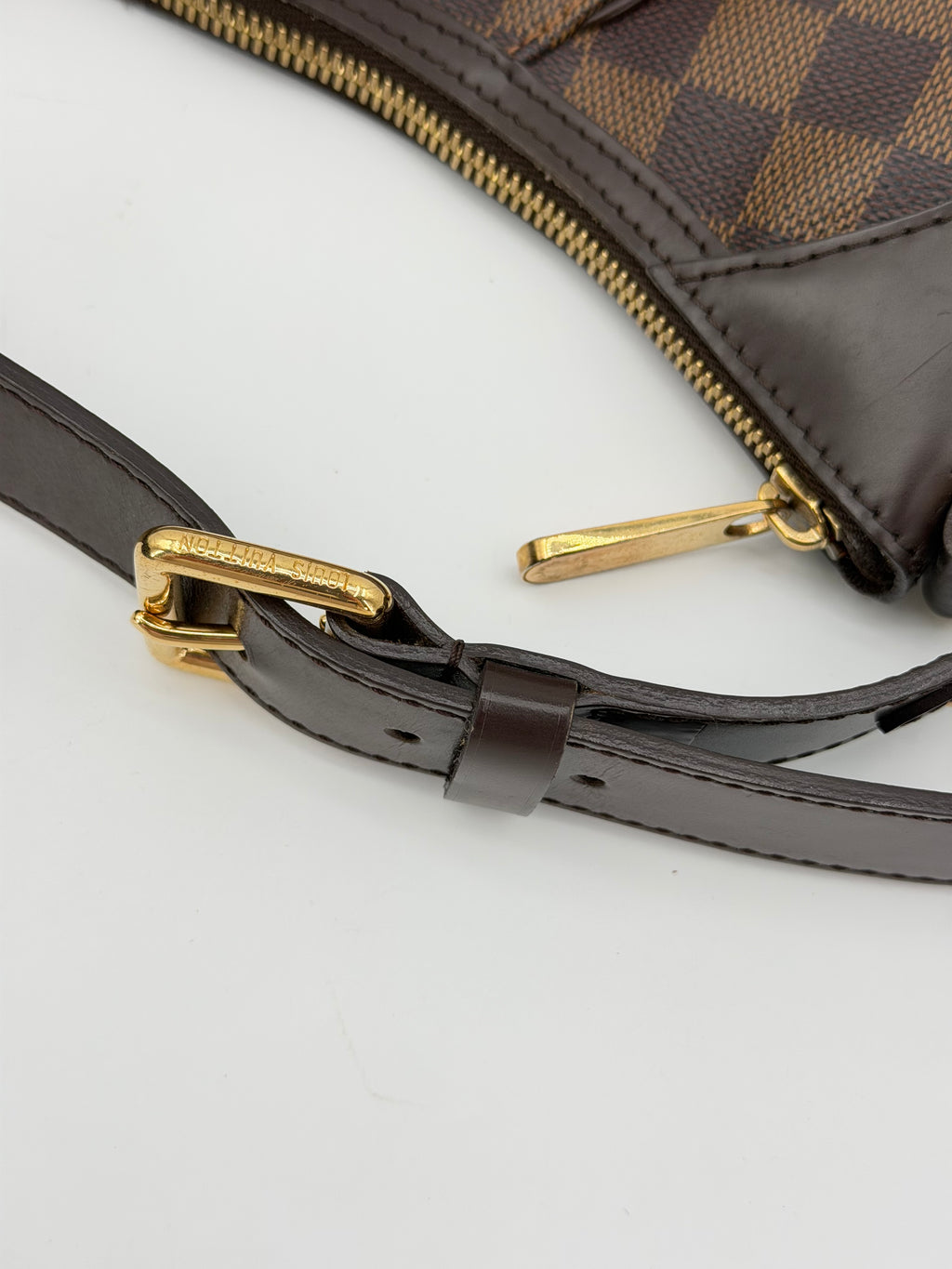 LOUIS VUITTON THAMES PM