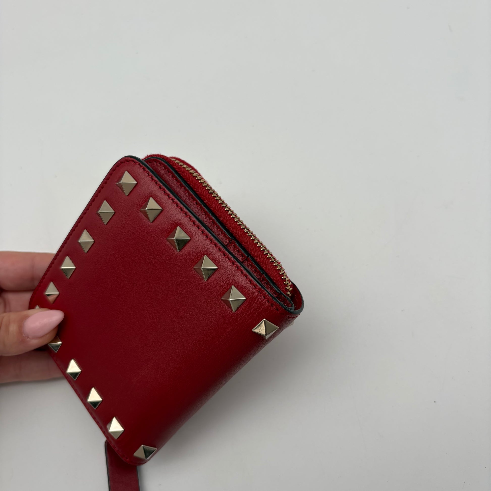 Valentino Compact