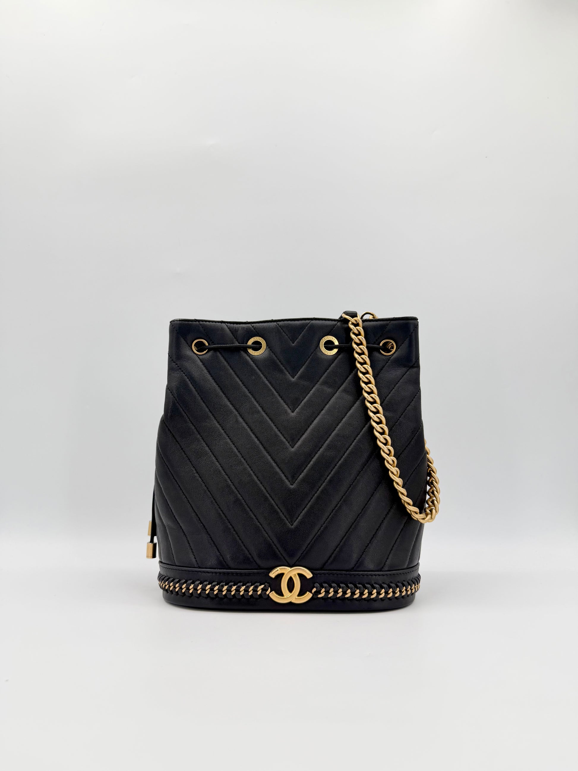 CHANEL SEAU PARIS COSMOPOLITE