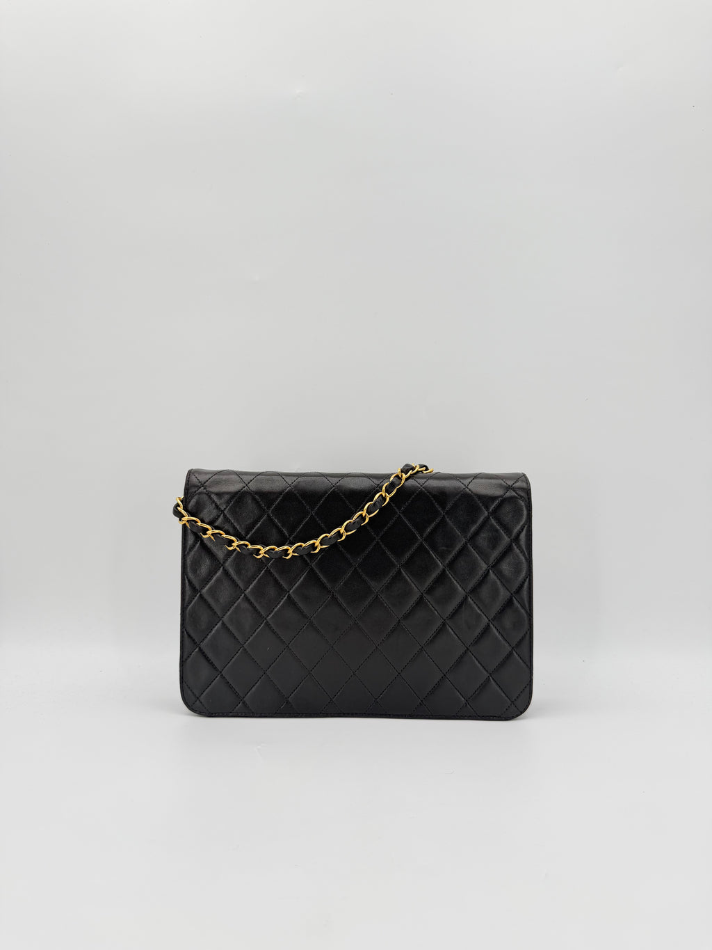 CHANEL CLASSIC FLAP