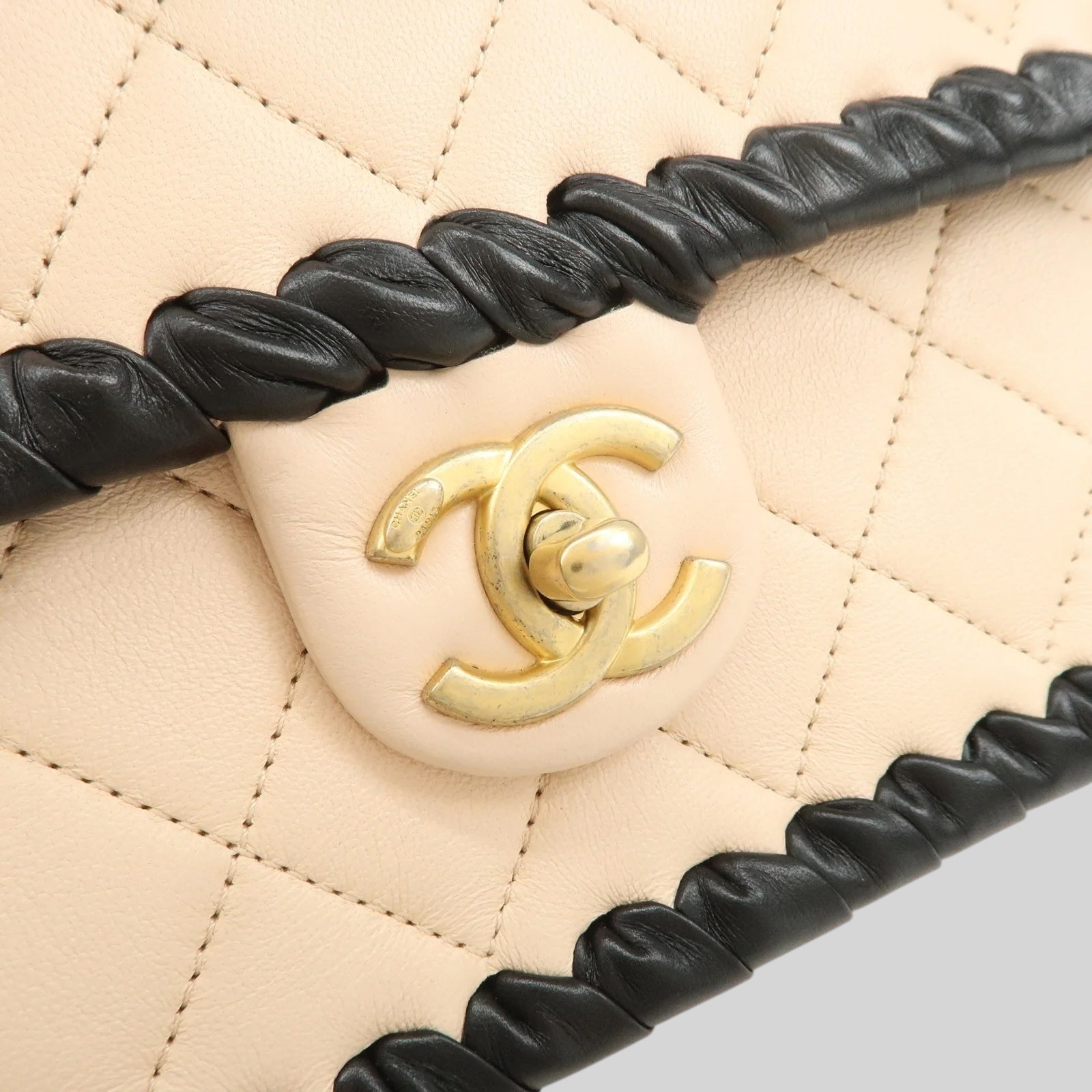 Chanel My Own Frame