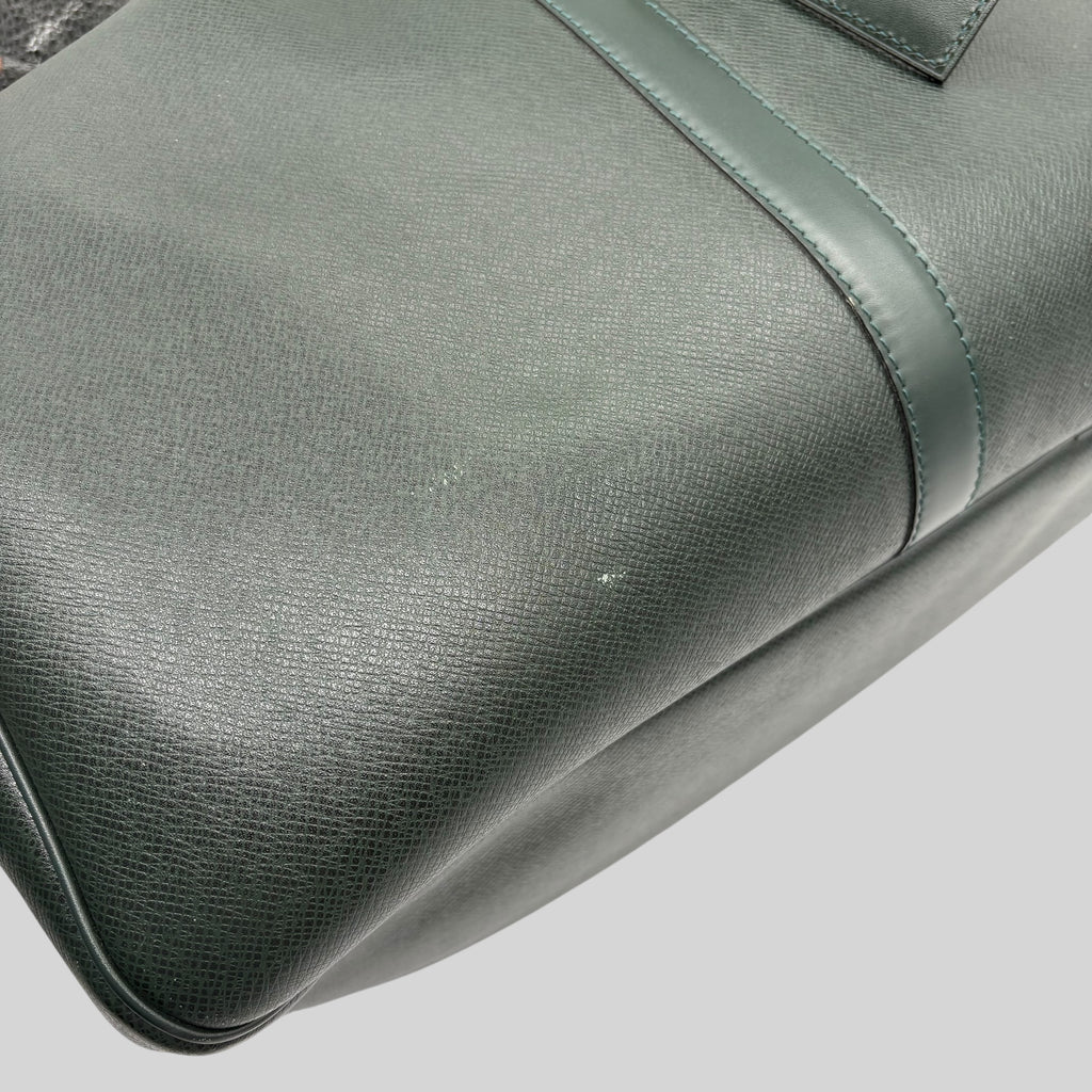 Louis Vuitton Kendall Taiga