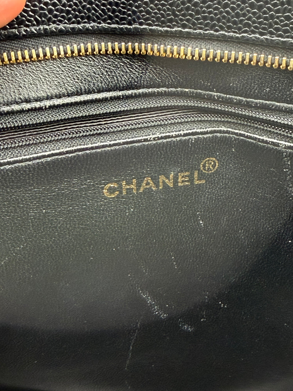 CHANEL MEDAILLON
