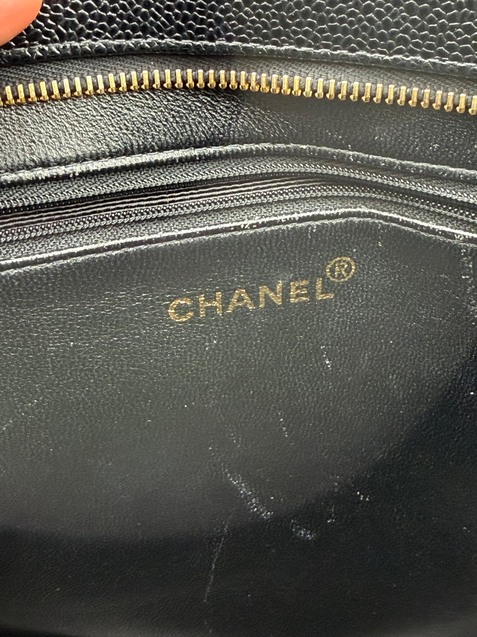 CHANEL MEDAILLON