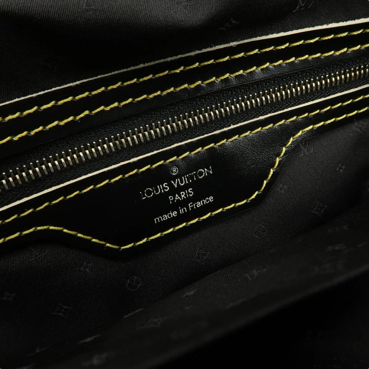 Louis Vuitton Suhari Lock It