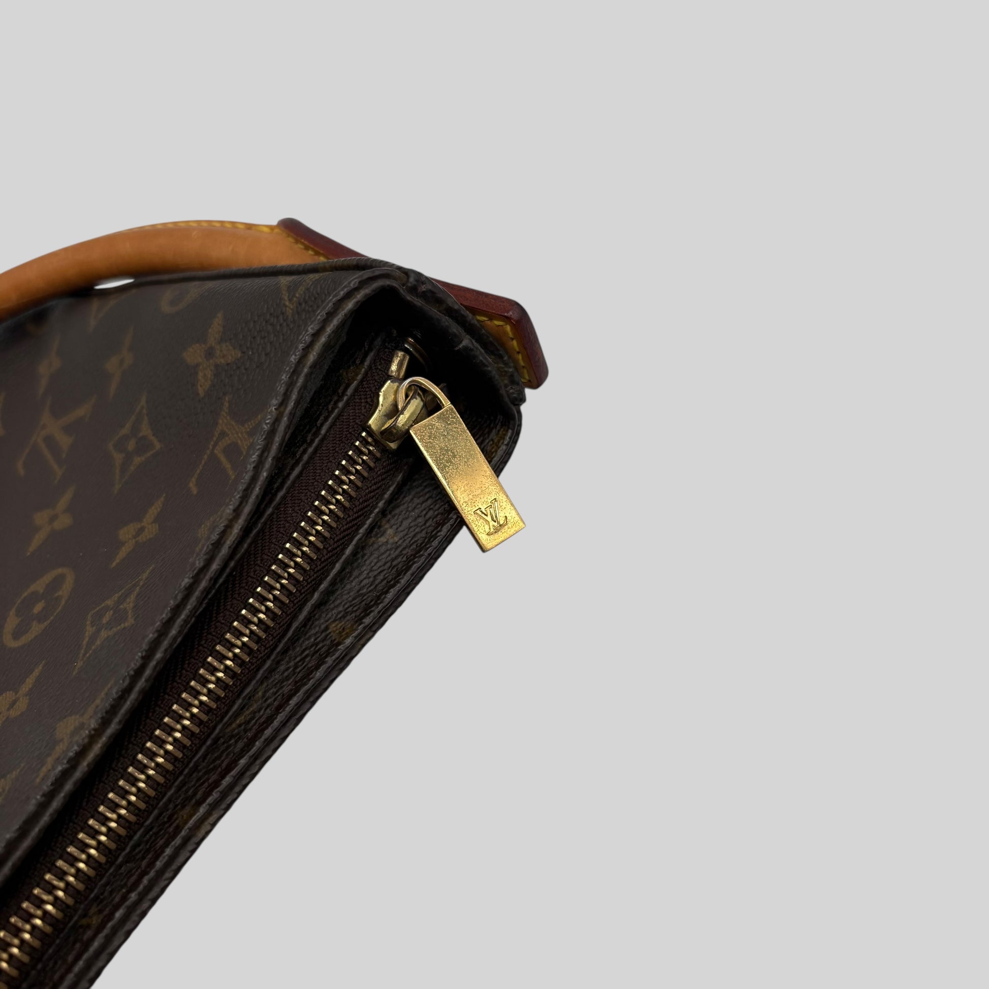 Louis Vuitton Looping MM