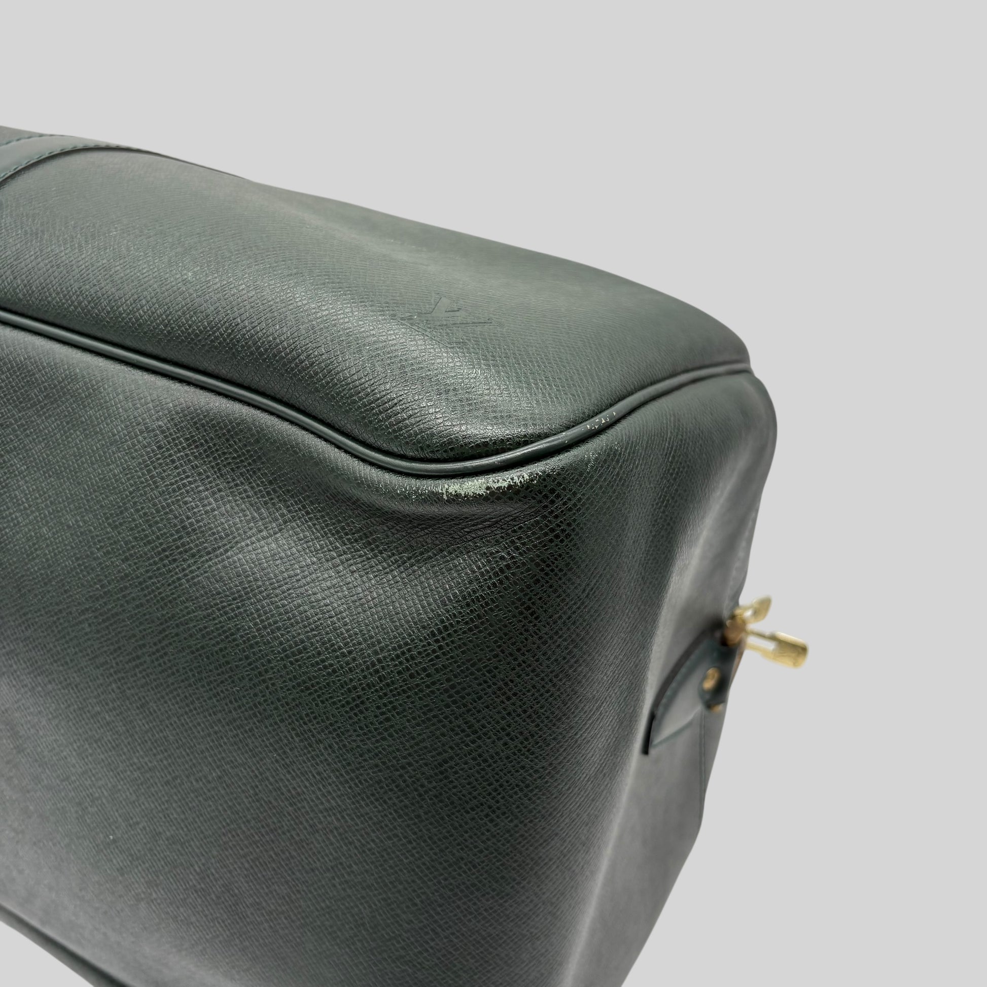 Louis Vuitton Kendall Taiga