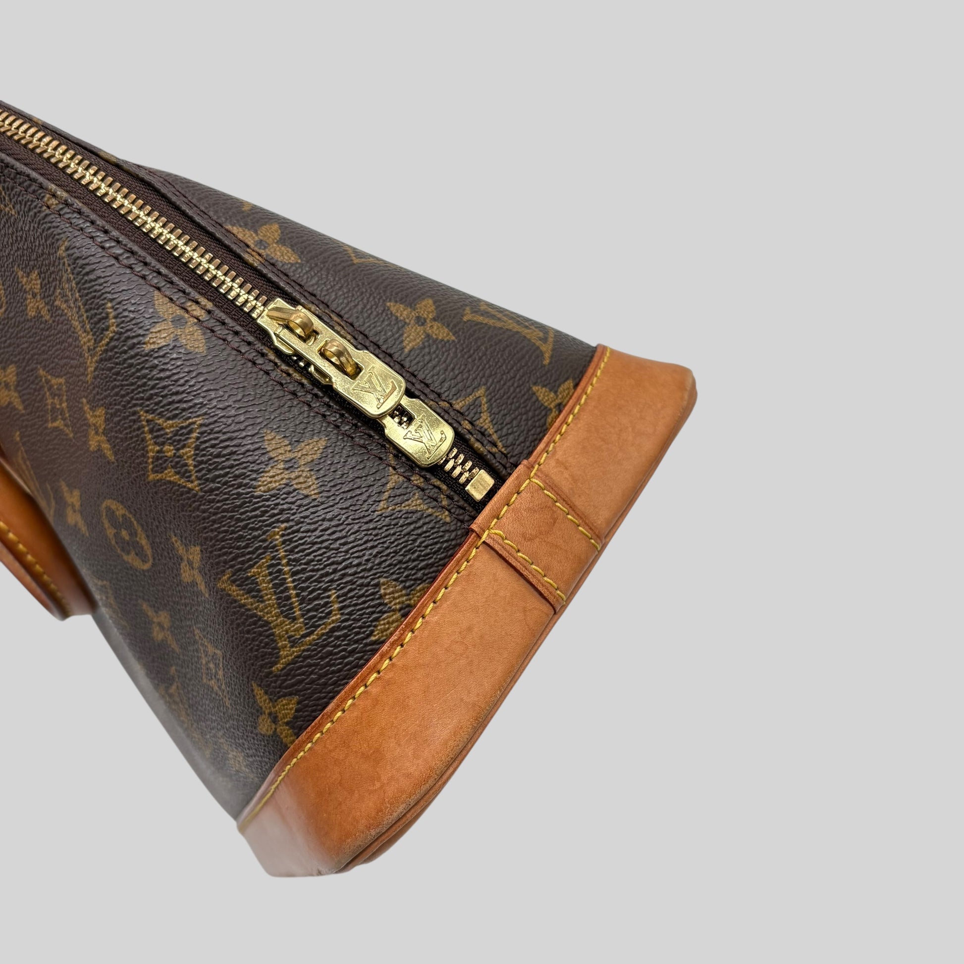 Louis Vuitton Alma PM