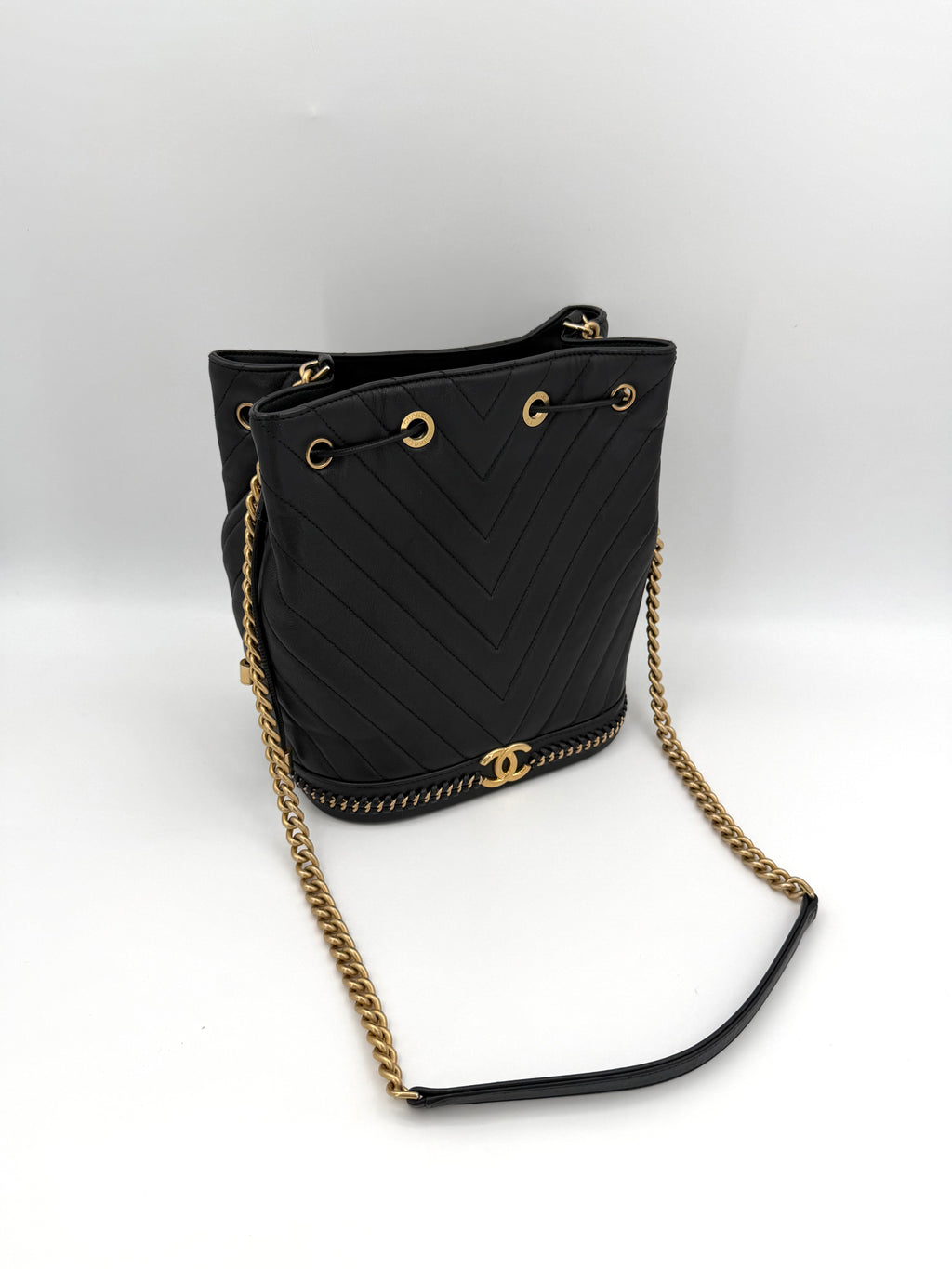 CHANEL SEAU PARIS COSMOPOLITE