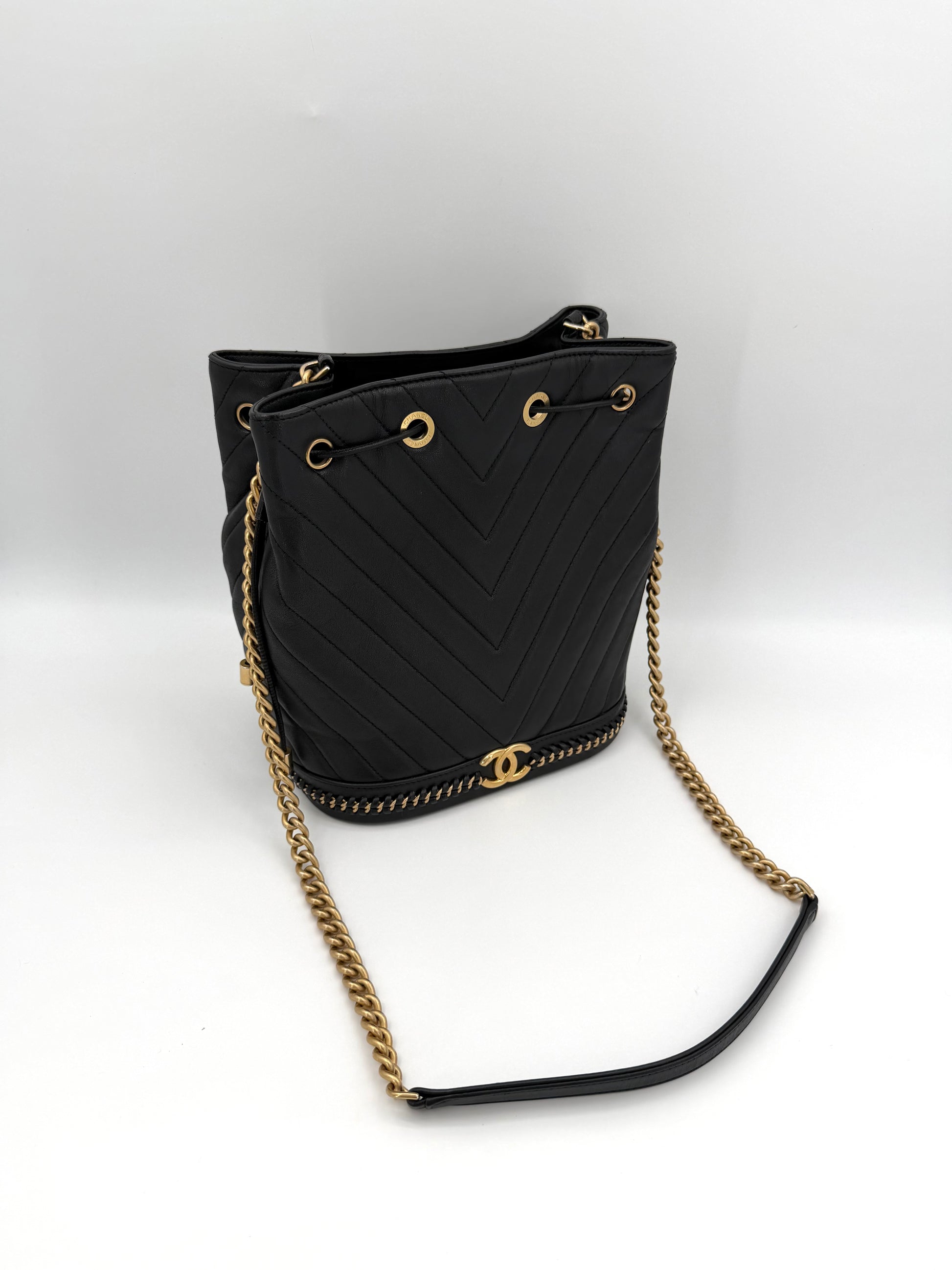 CHANEL SEAU PARIS COSMOPOLITE