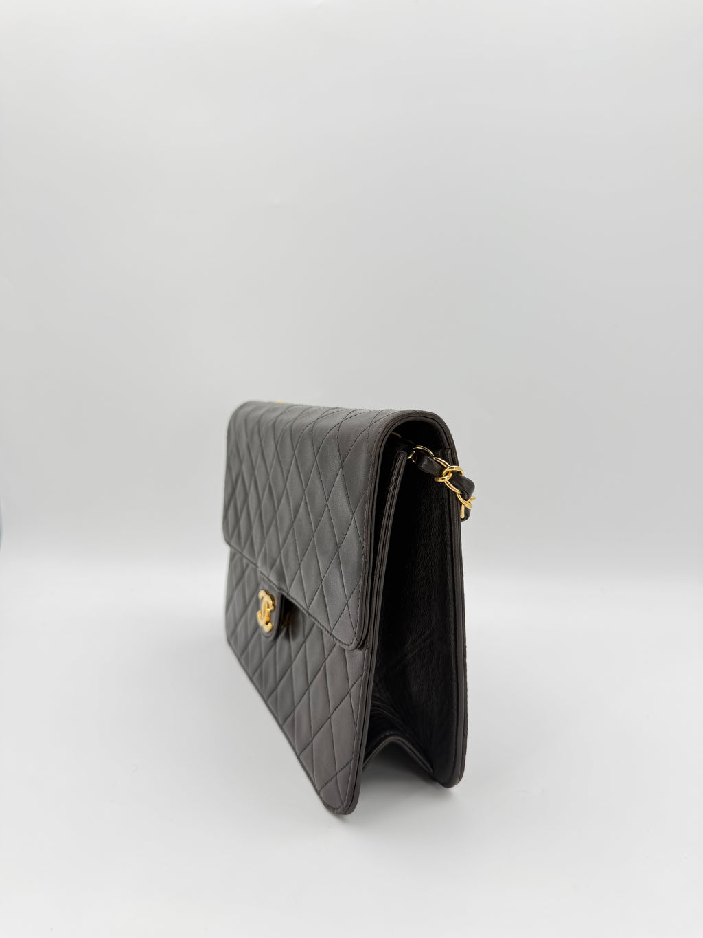 CHANEL CLASSIC FLAP