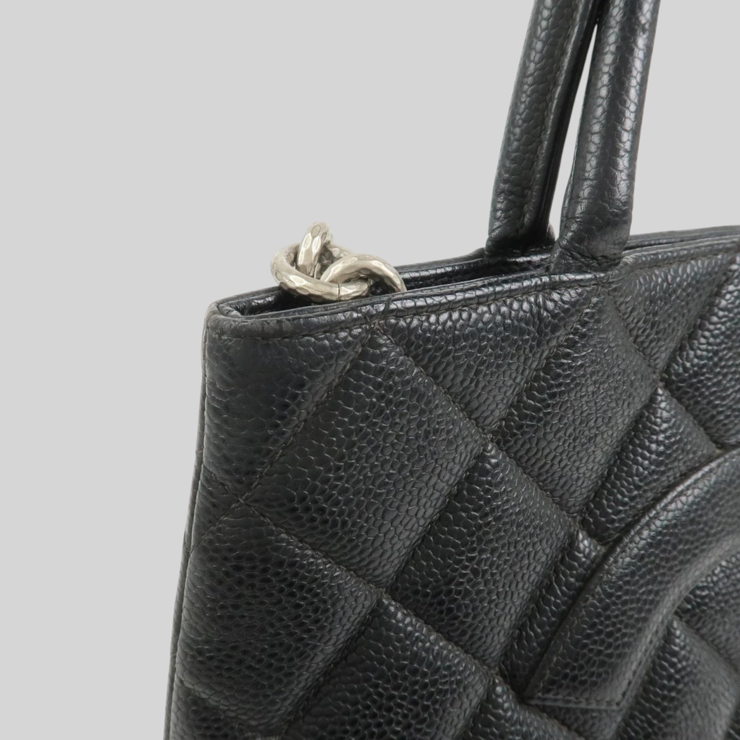 Chanel Coco Médaillon