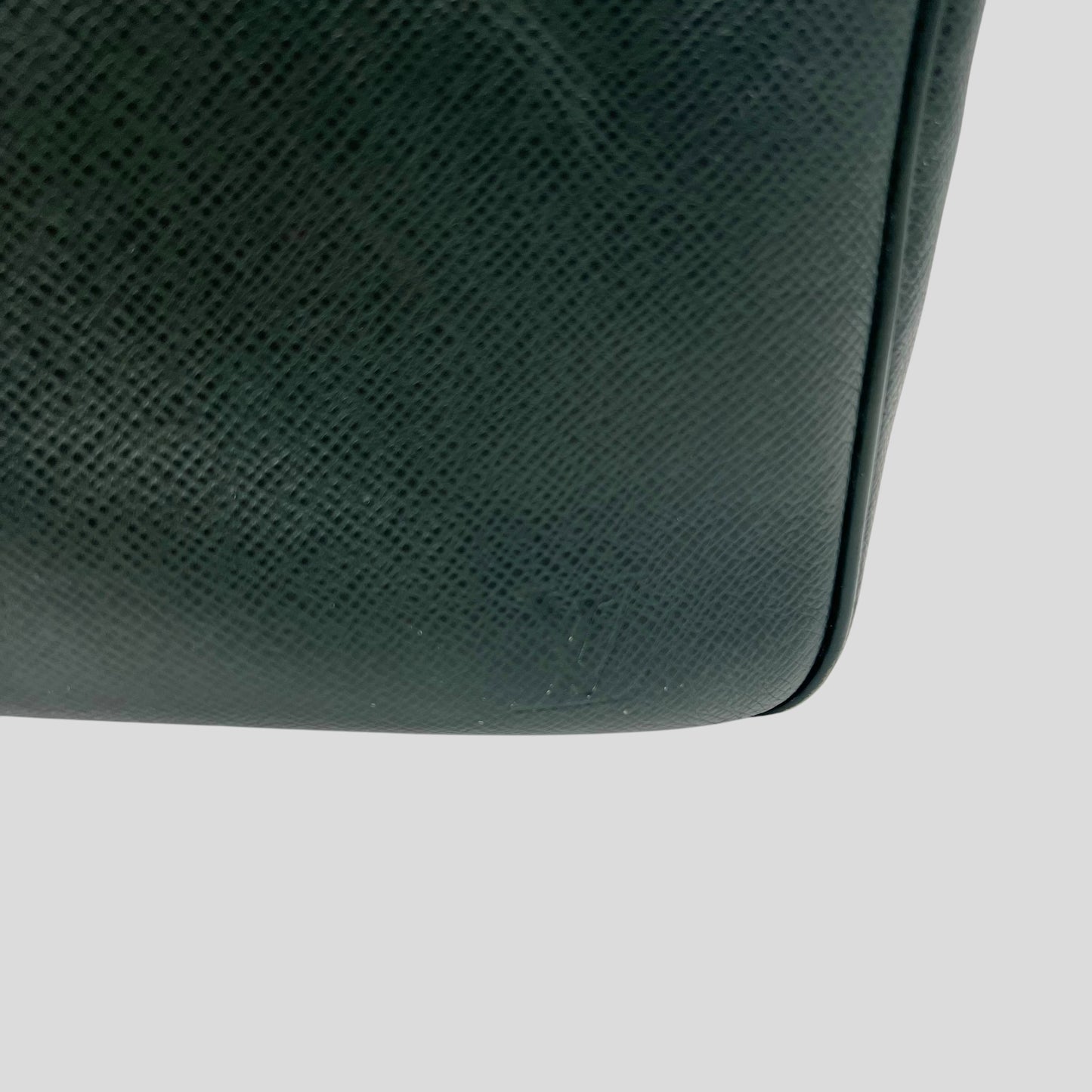 Louis Vuitton Kendall PM Taiga