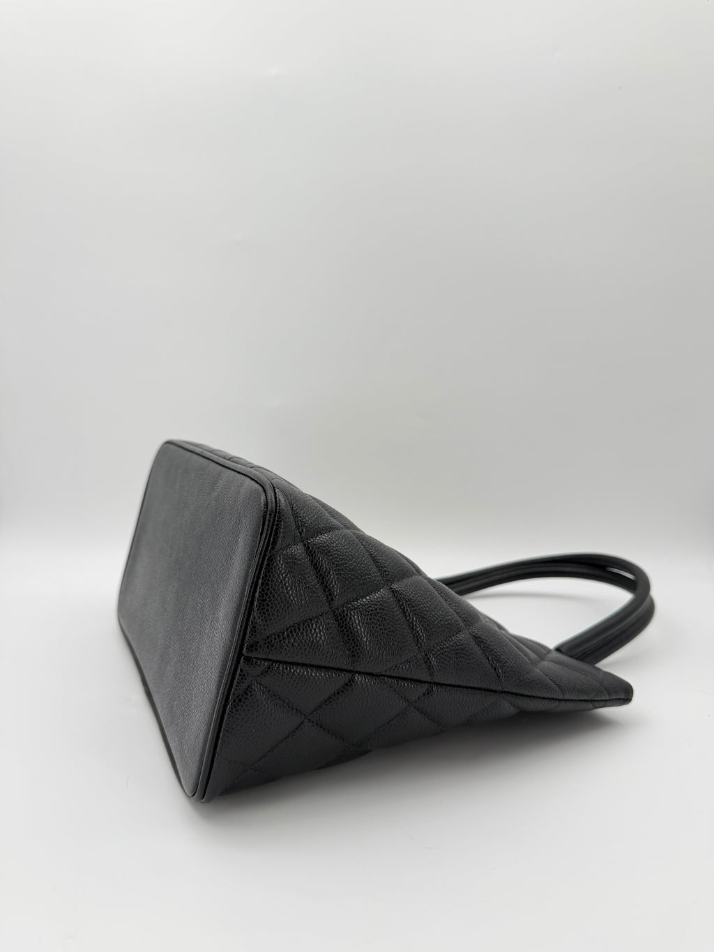 CHANEL MEDAILLON