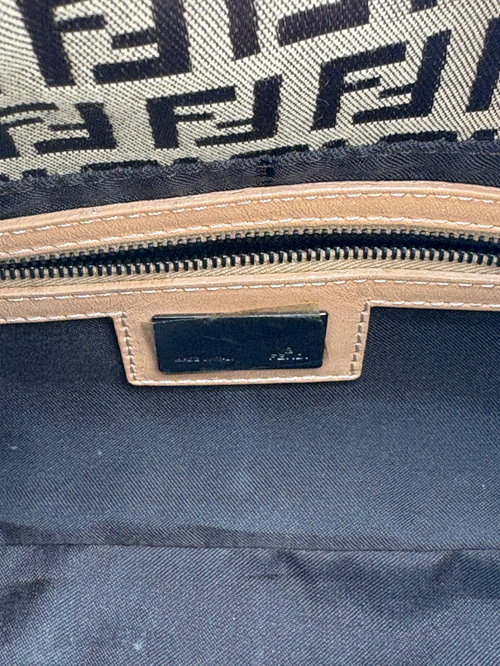 FENDI BAGUETTE FF