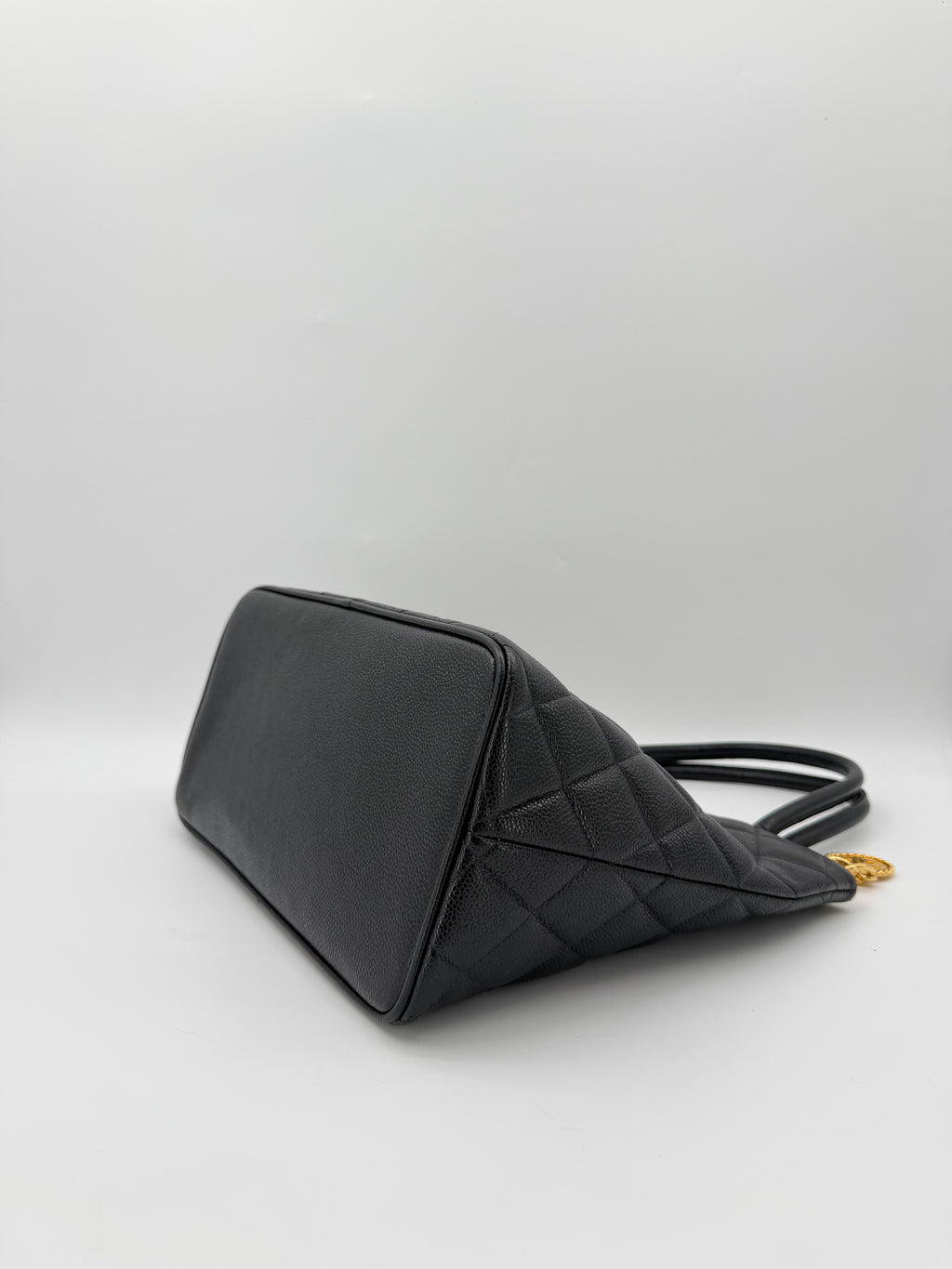 CHANEL MEDAILLON