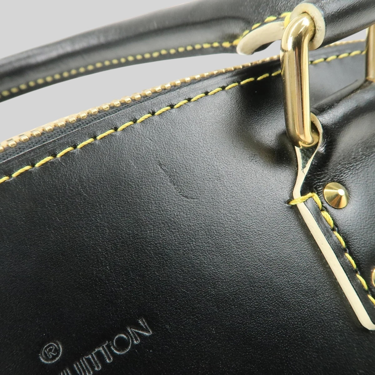 Louis Vuitton Suhari Lock It