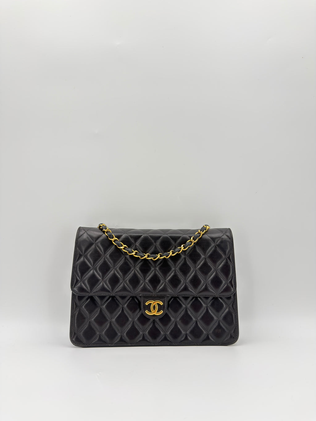 CHANEL CLASSIC FLAP