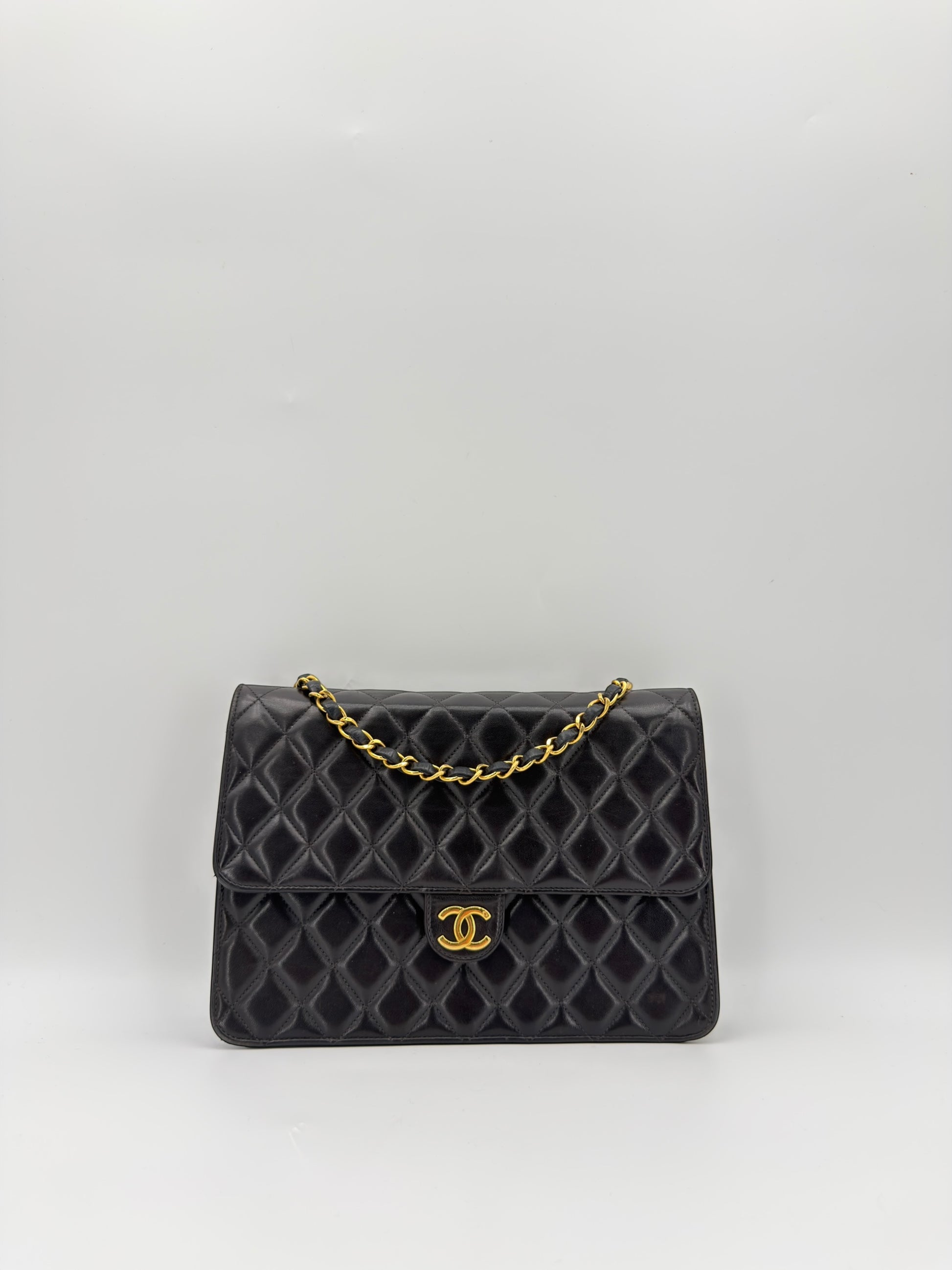 CHANEL CLASSIC FLAP