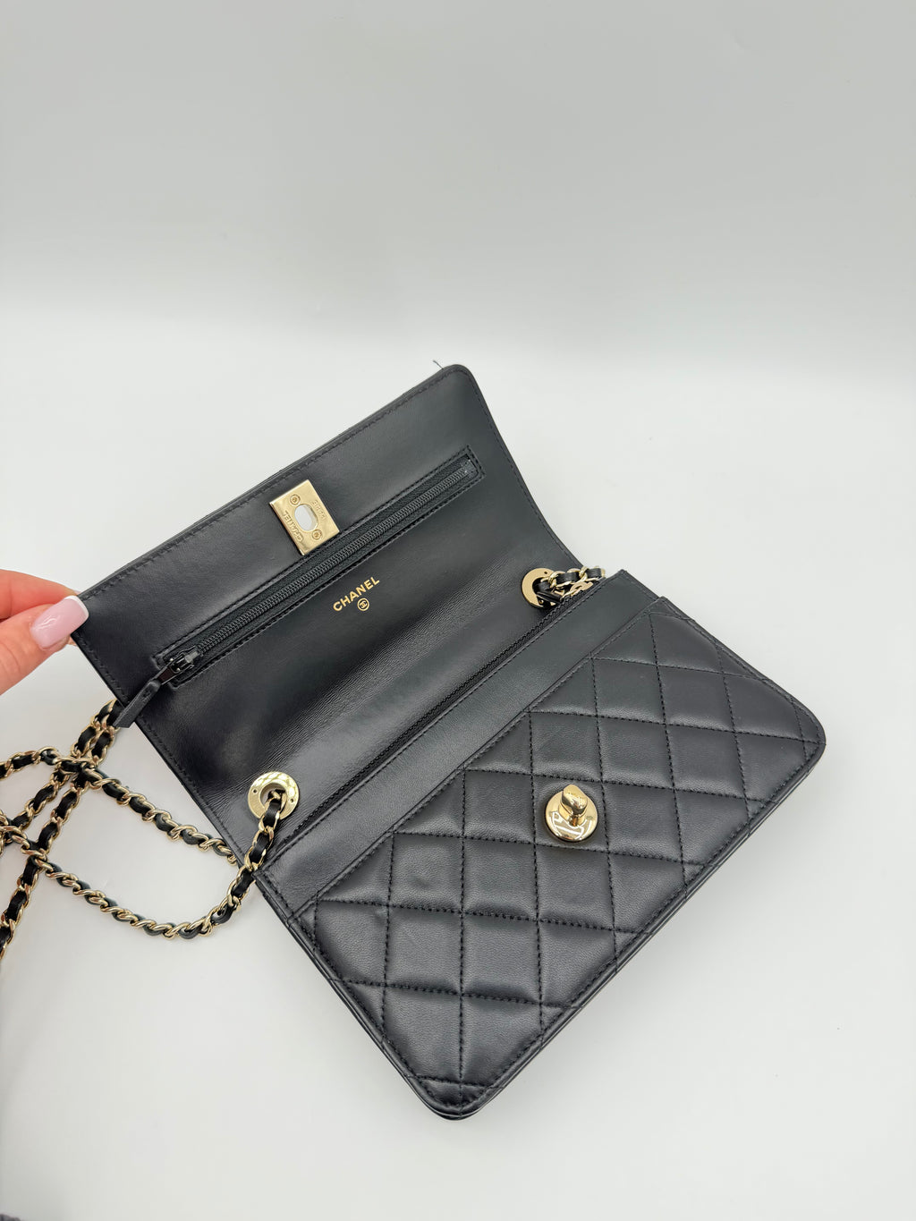 CHANEL TRENDY WOC