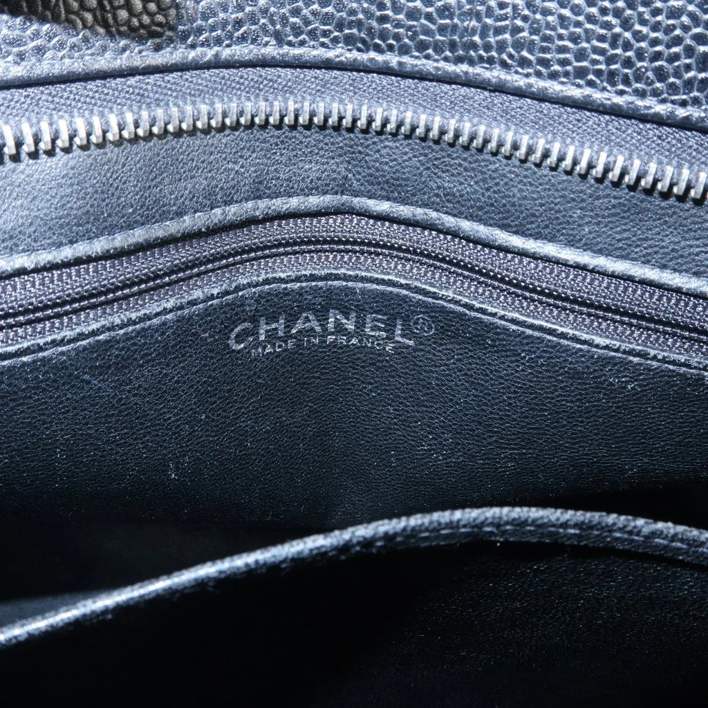 Chanel Coco Medaillon