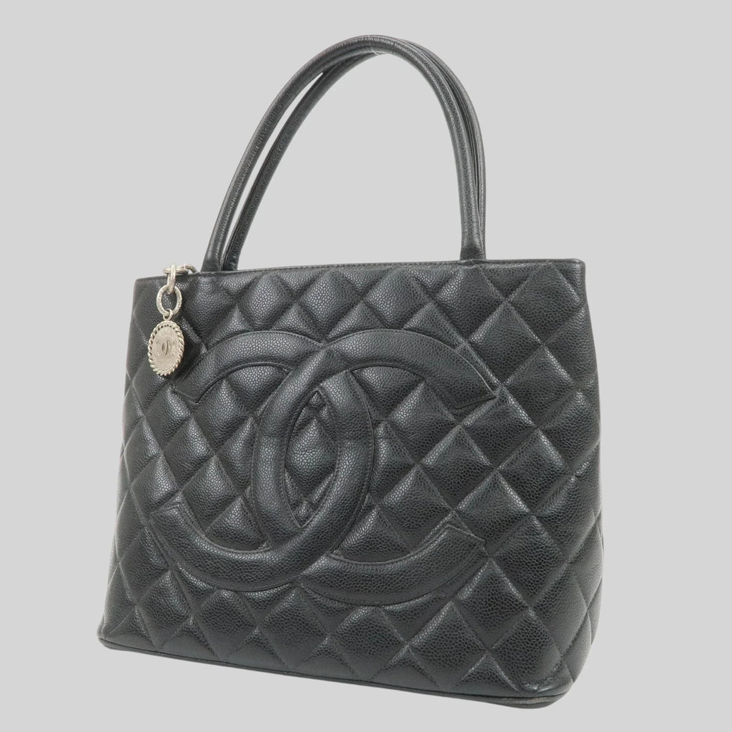 Chanel Coco Medaillon