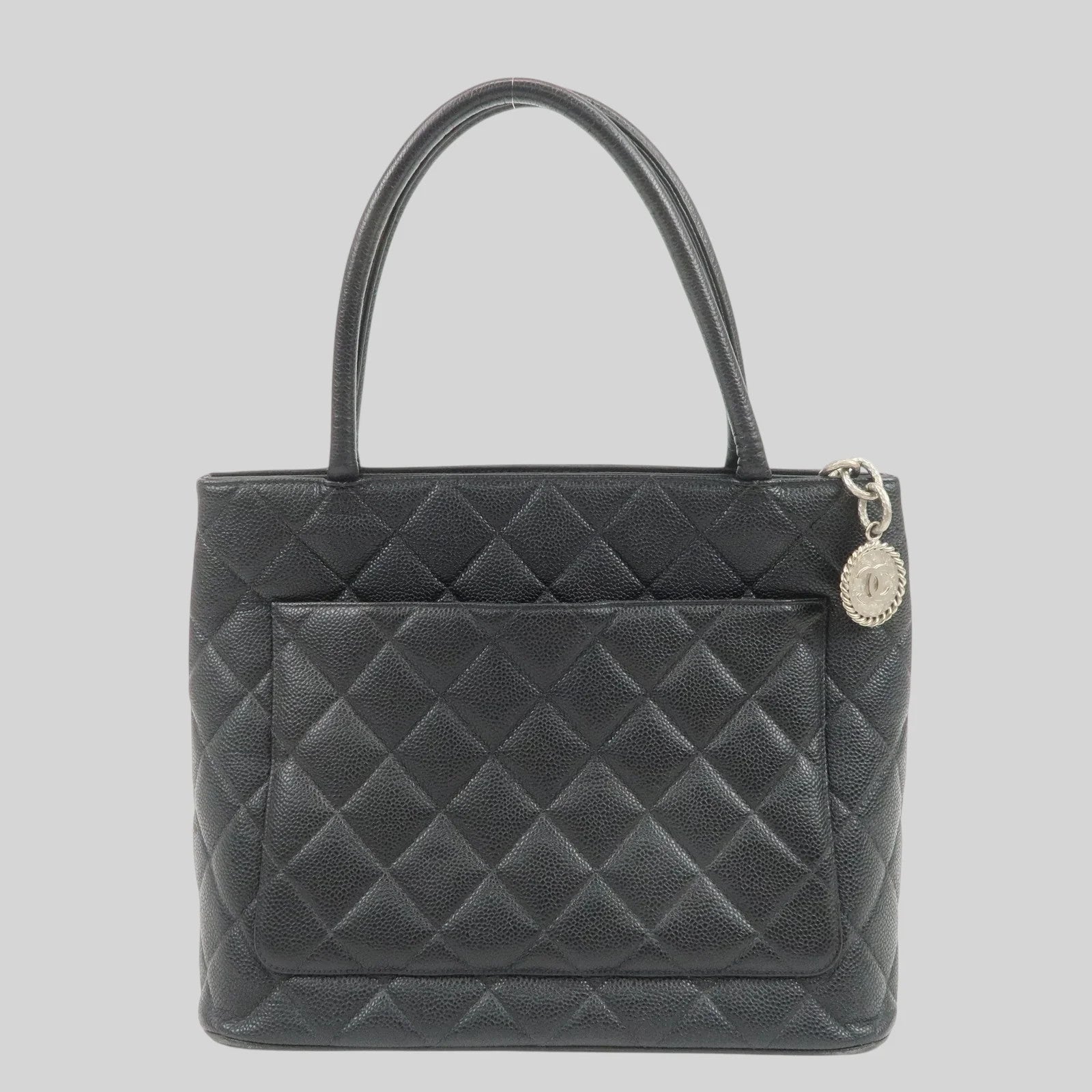 Chanel Coco Medaillon